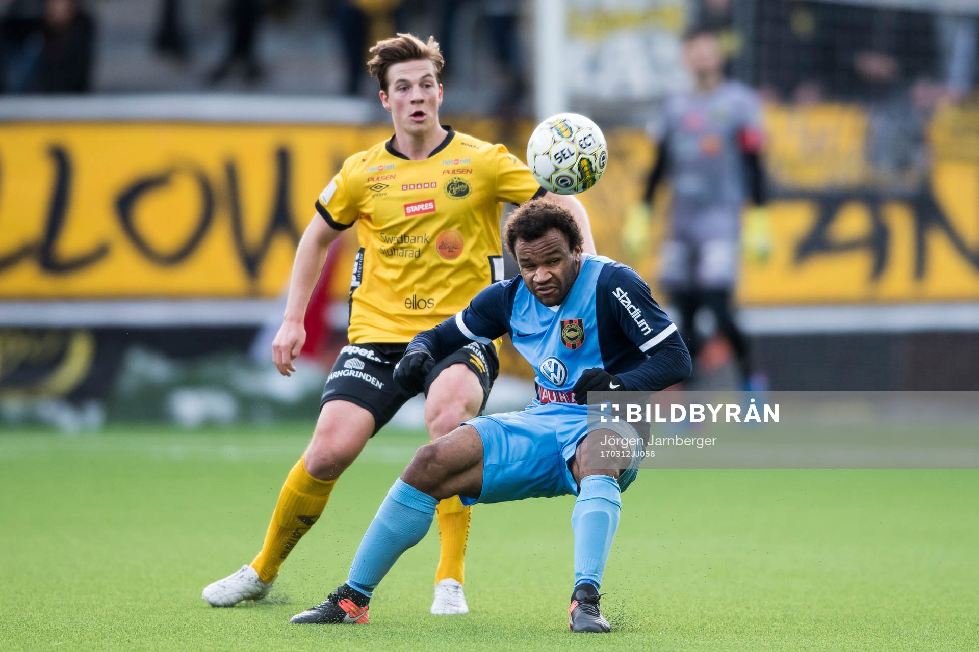 Brommapojkarnas Serge-Junior Martinsson Ngouali och