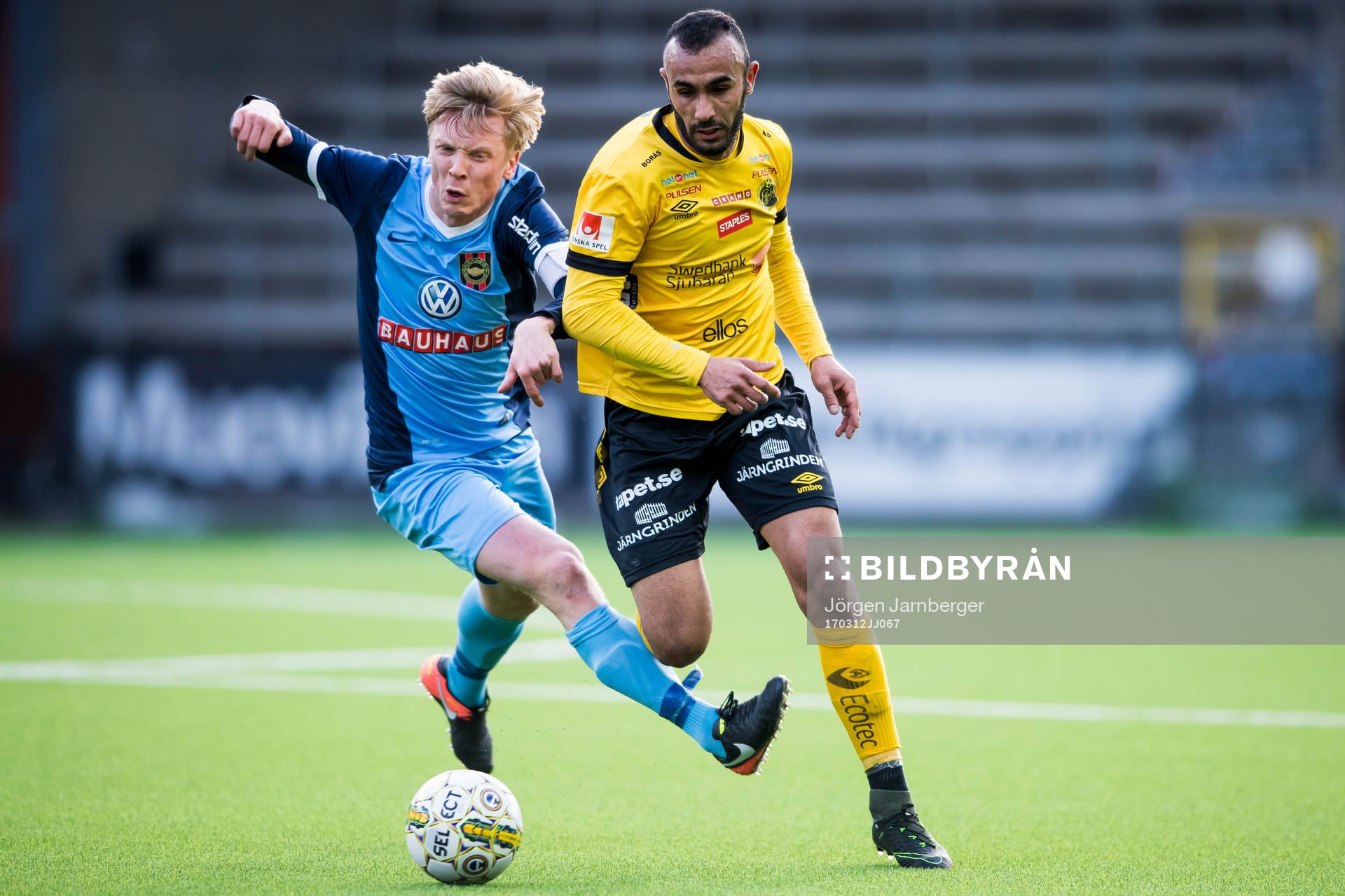 Elfsborgs Issam Jebali och Brommapojkarnas Gustav Sandberg