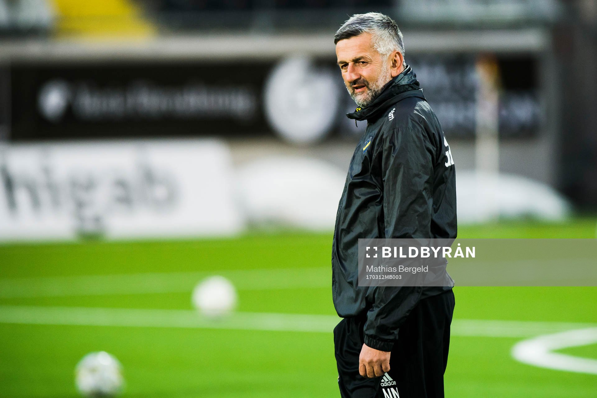 s assisterande tränare Nebojsa Novakovic