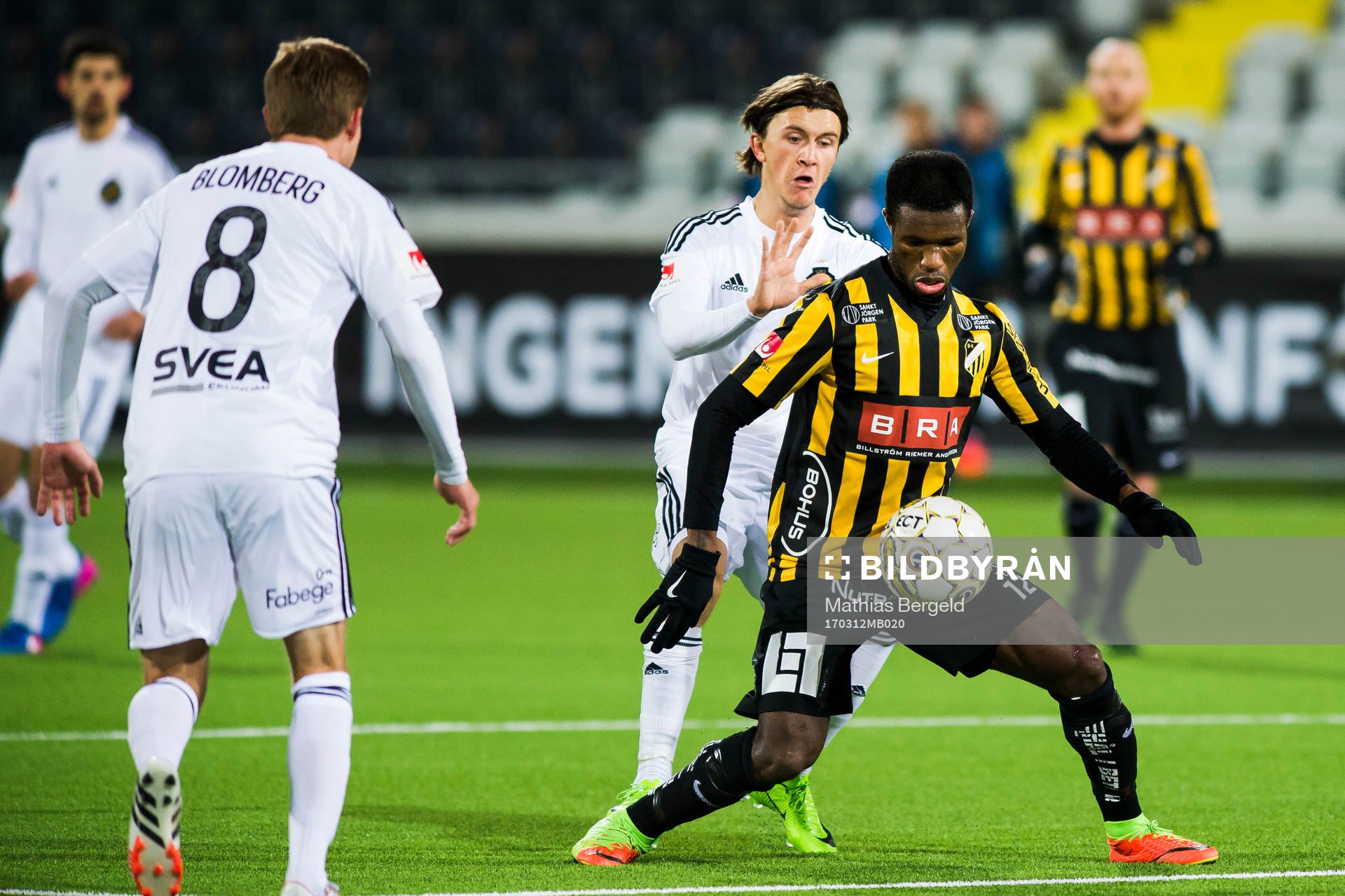 s Kristoffer Olsson och Häckens Mohammed Abubakari