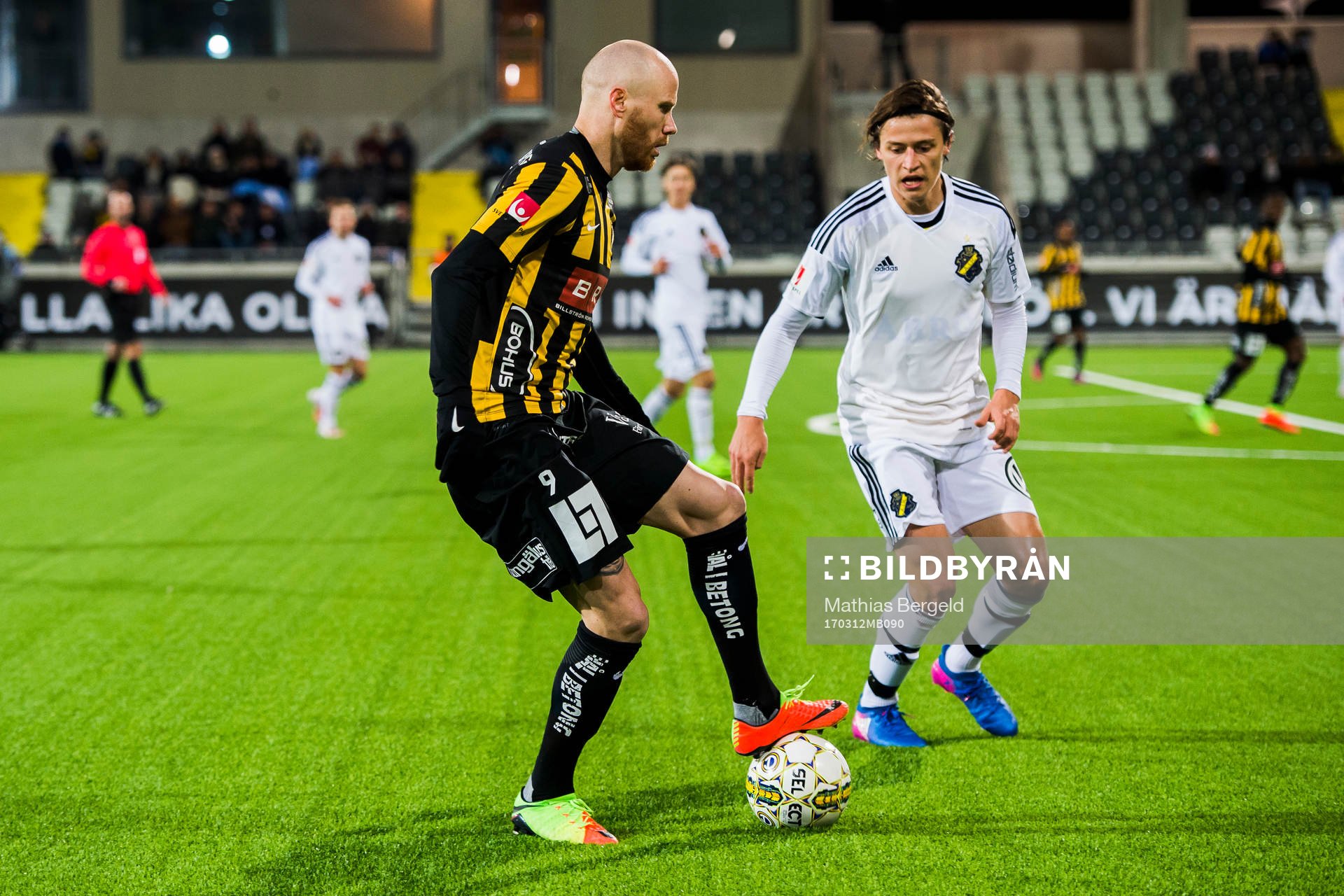s Simon Thern