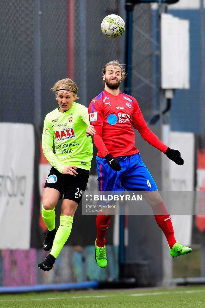 Helsingborgs Jonatan Olsson och Kristianstads Andre Kamp