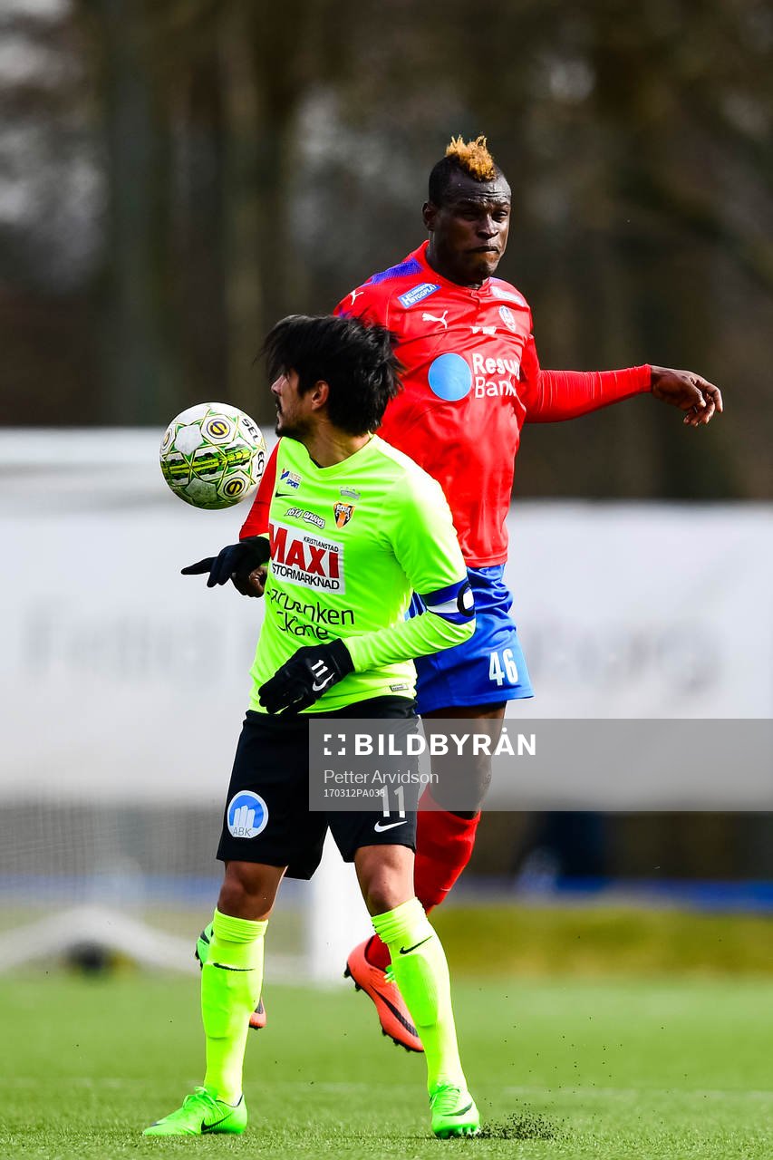 Helsingborgs Edwin Gyimah och Kristianstads Antonio Rojas