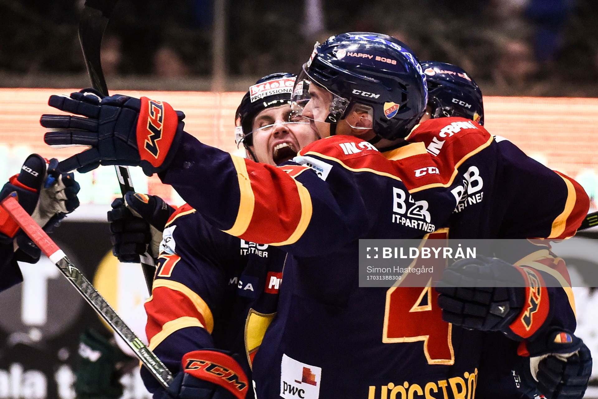 Djurgårdens Markus Ljungh jublar med lagkamrater