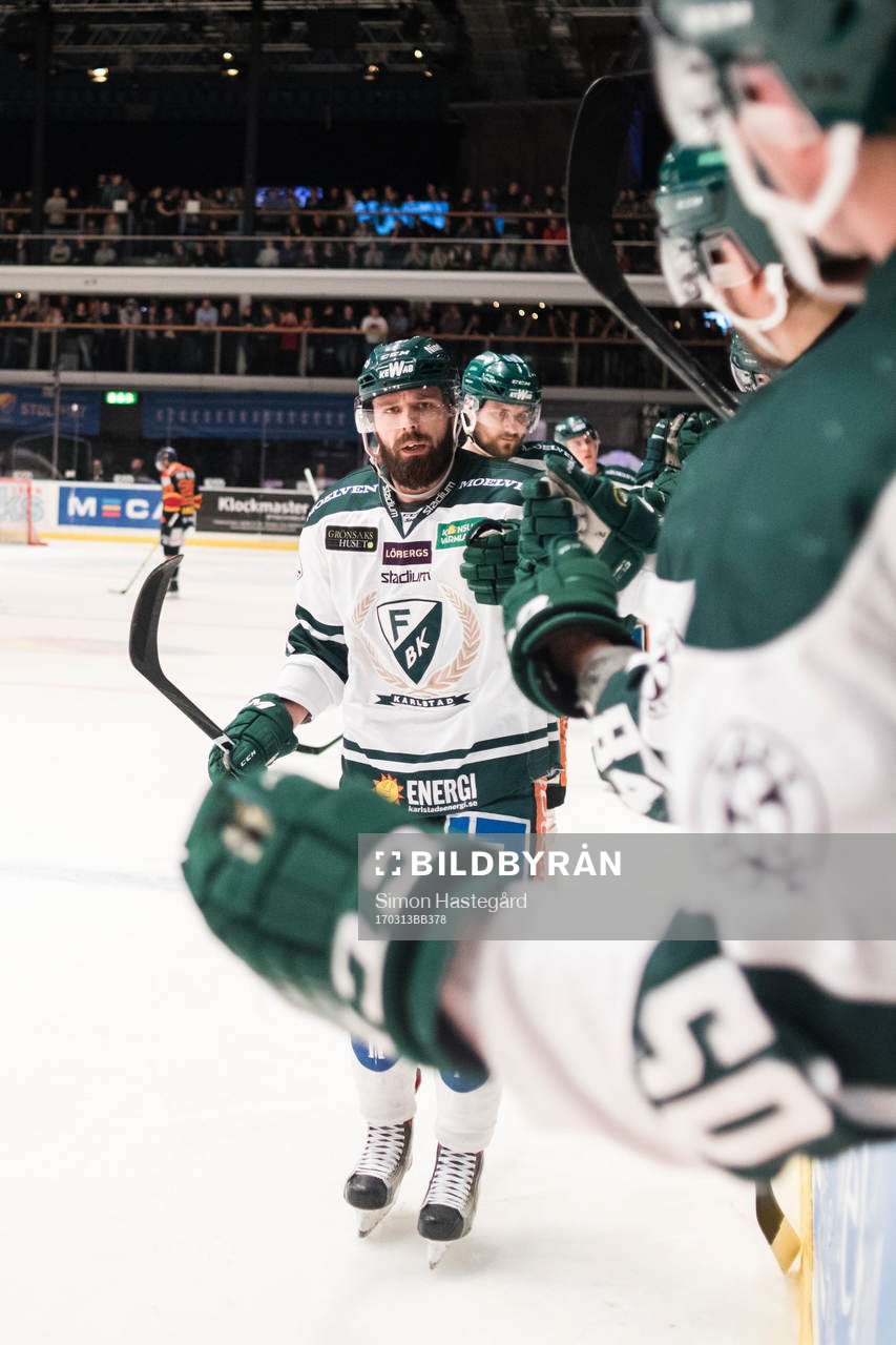 Färjestads Milan Gulas jublar
