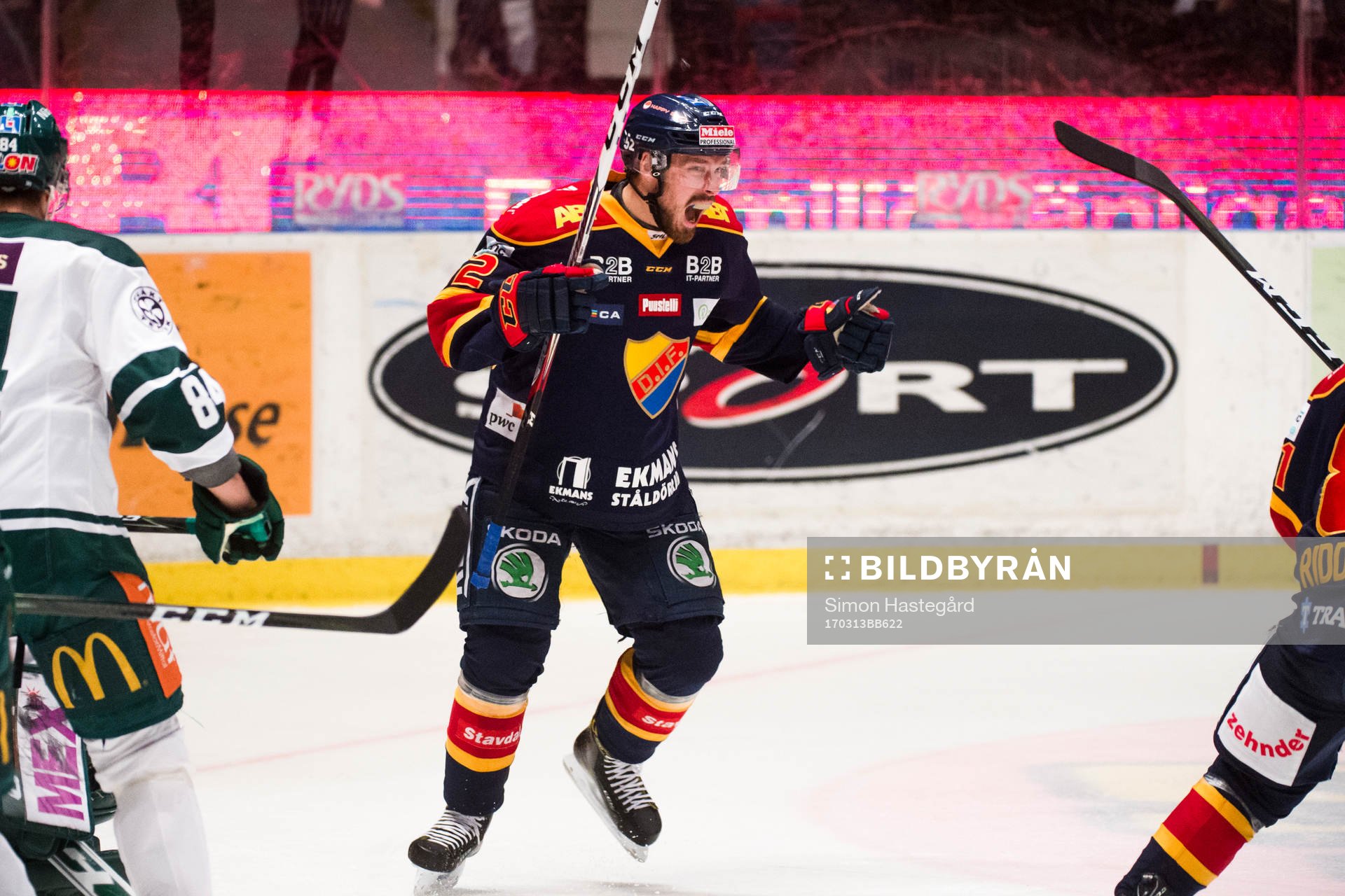 Djurgårdens Mikael Ahlén jublar