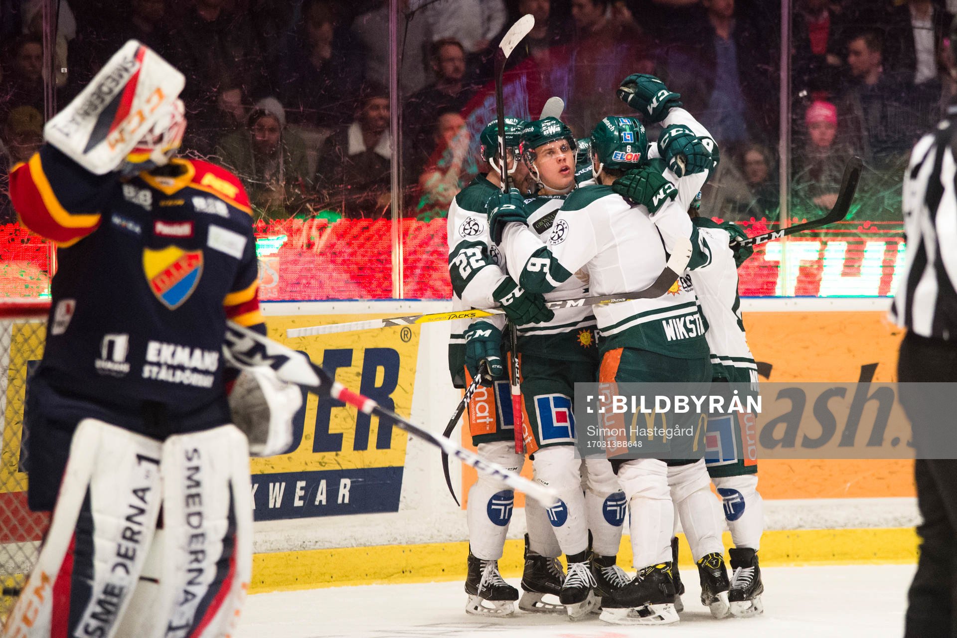Färjestads Joel Eriksson Ek jublar