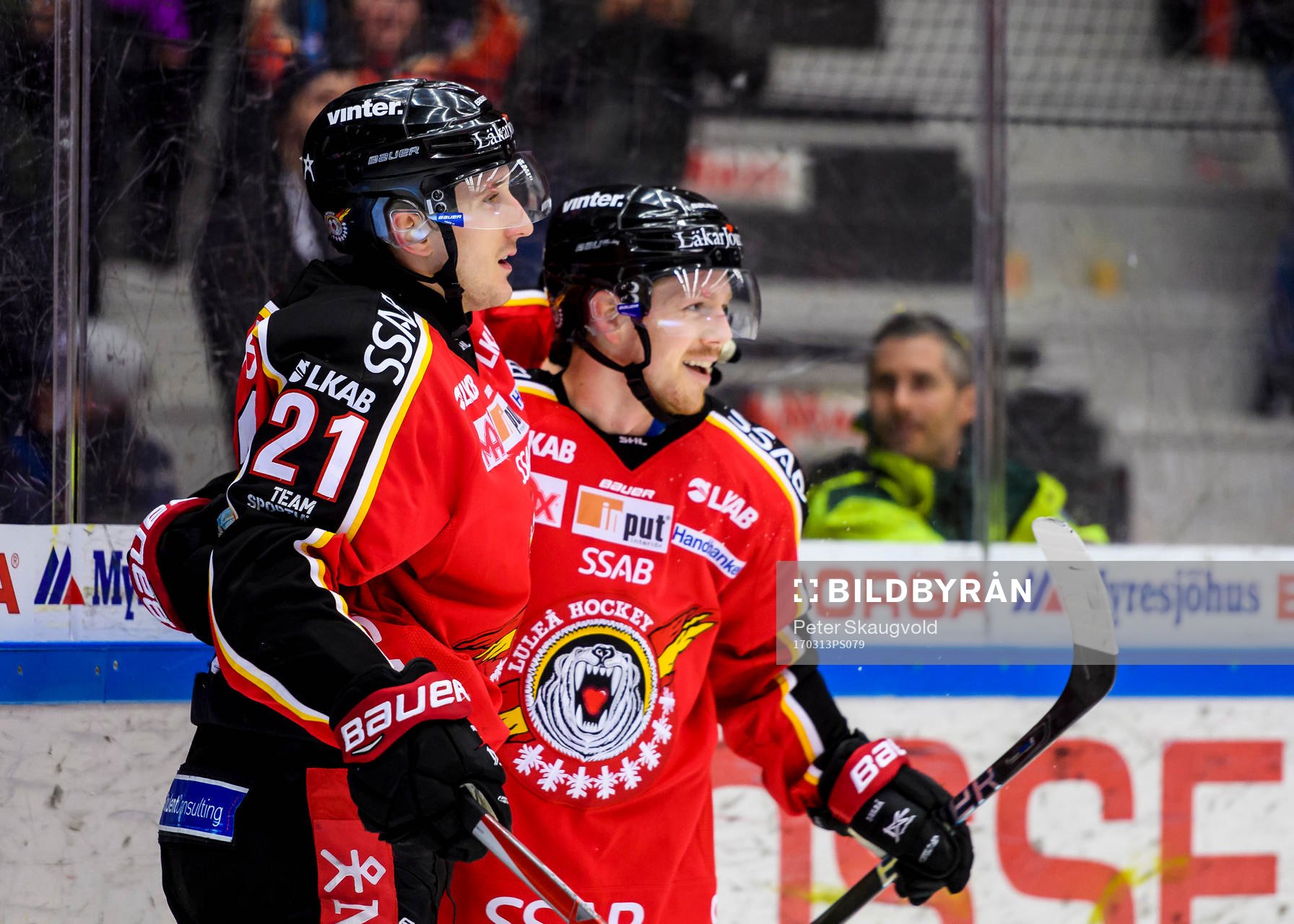 Luleås Bill Sweatt (v) jublar