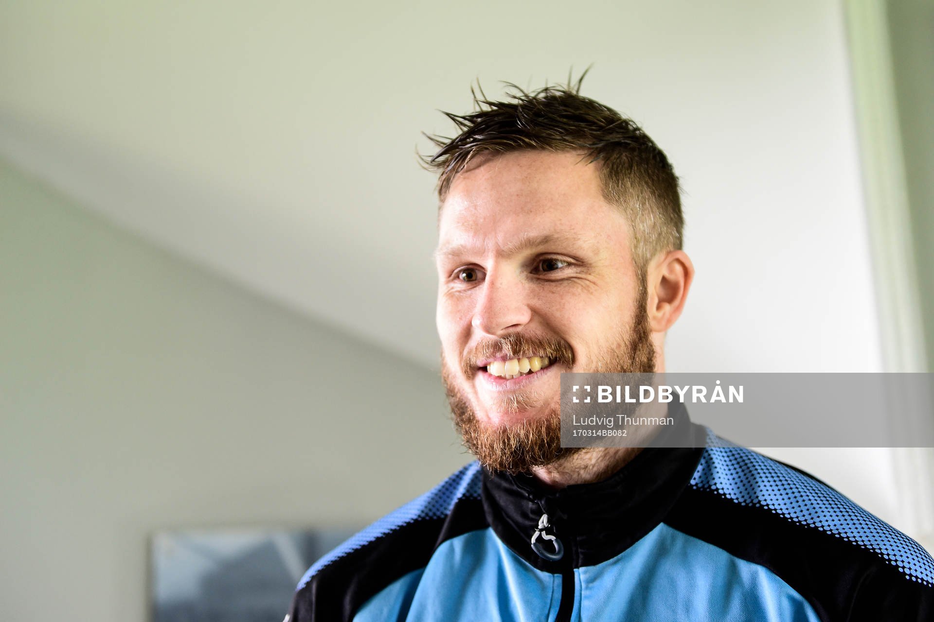 Lasse Nielsen intervjuas efter en träning på ett träningsläger med Malmö FF den 14 mars 2017 i Marbella.