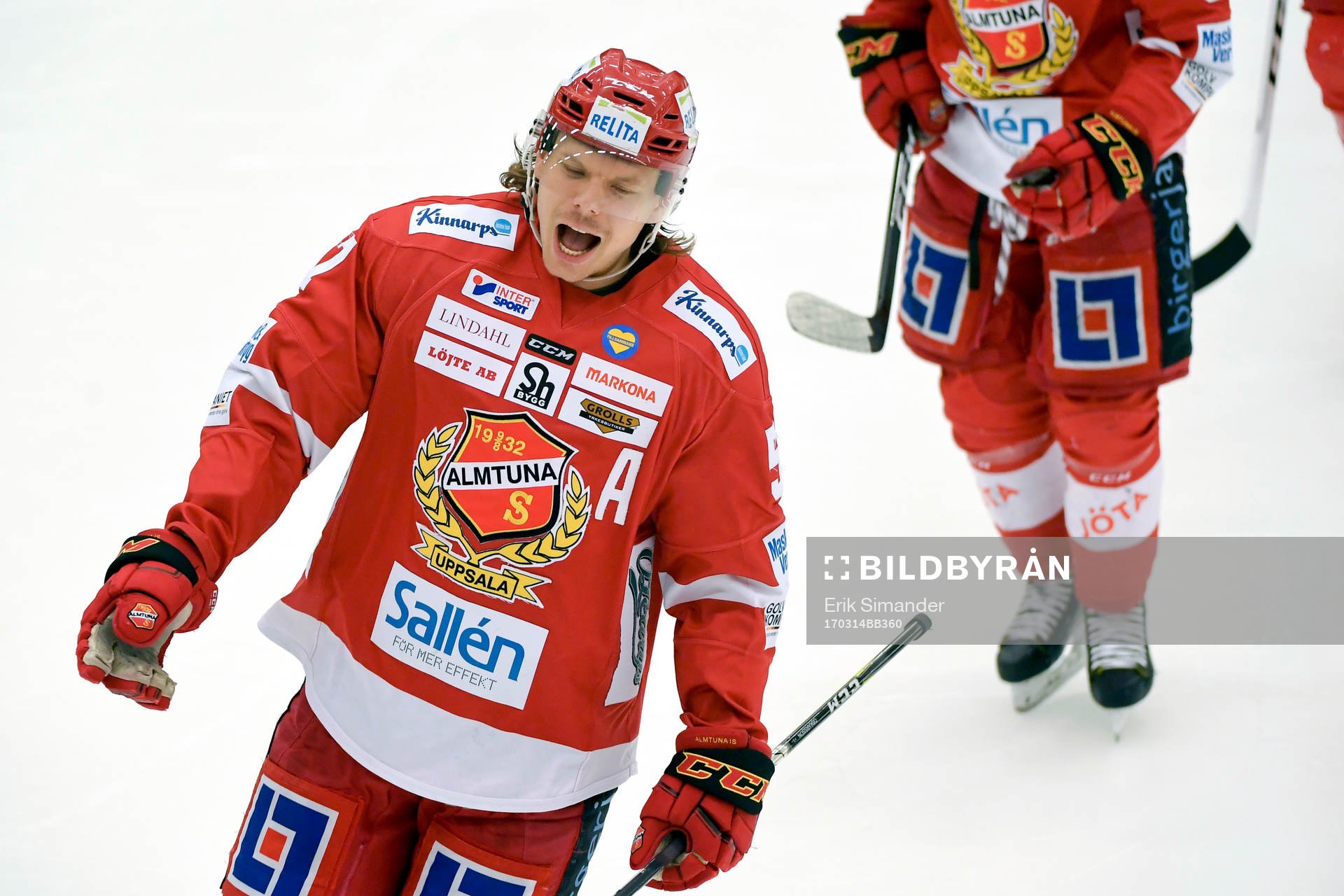 Almtunas Marcus Oskarsson jublar