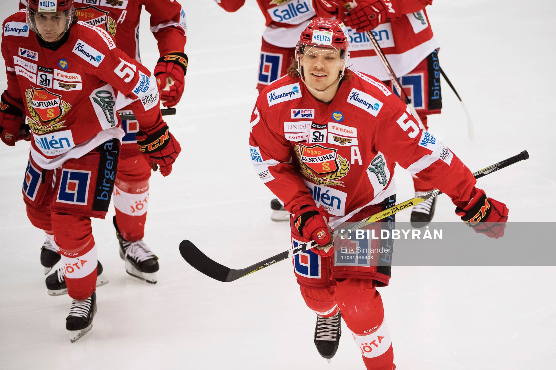 Almtunas Marcus Oskarsson jublar