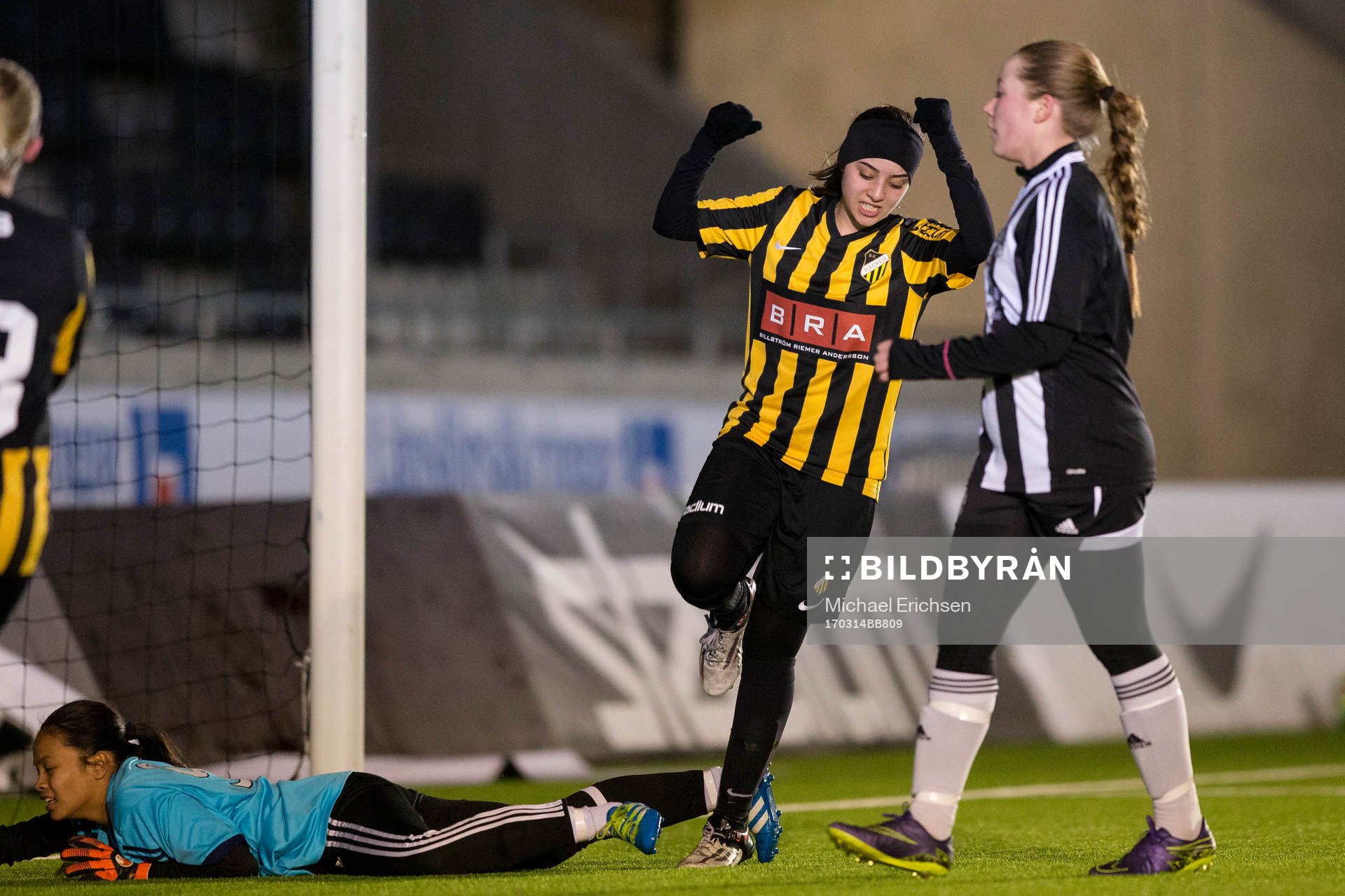 Häckens Aicha Boujrad jublar