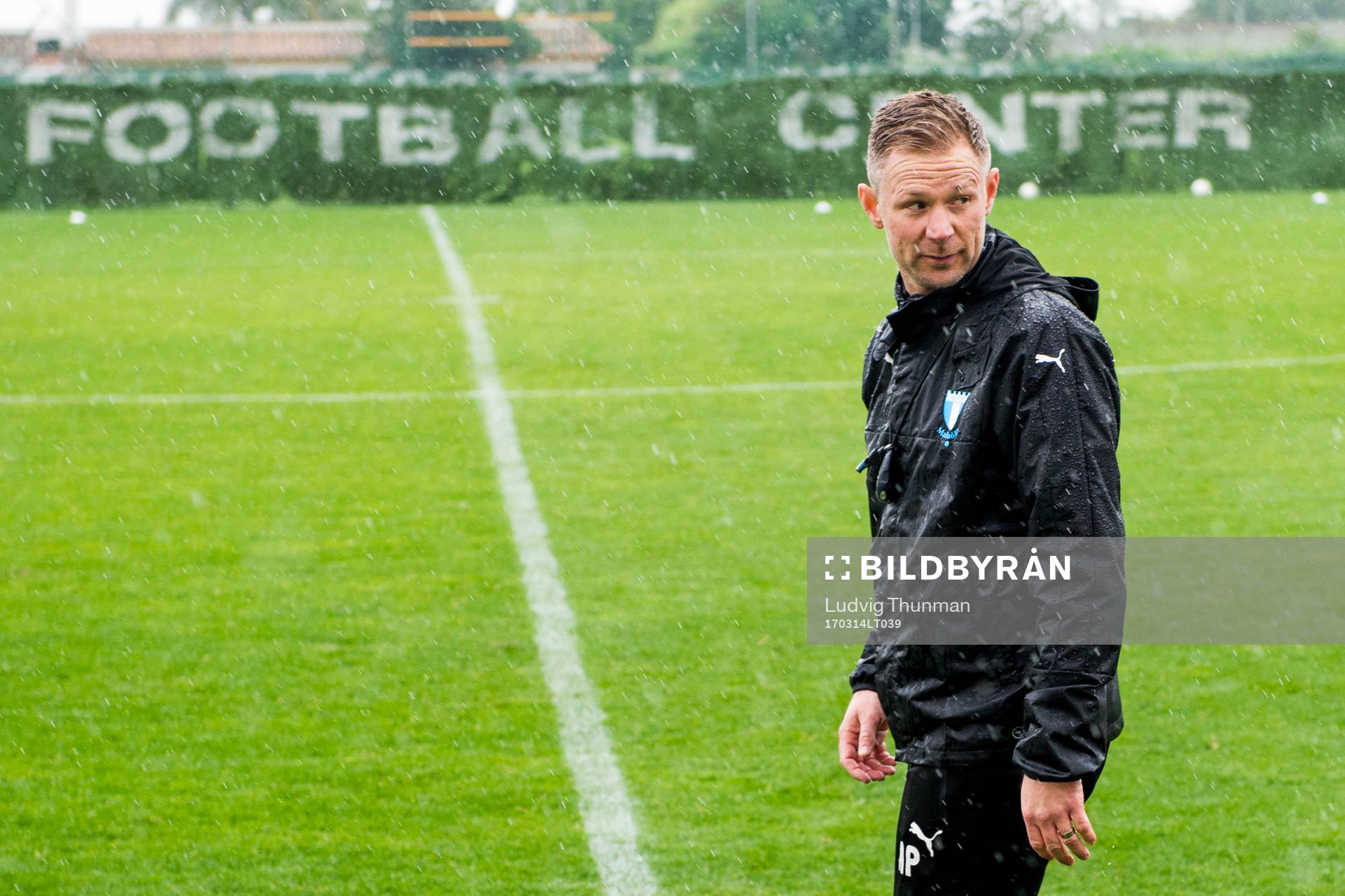 Tränare Magnus Pehrsson under en träning under Malmö FFs träningsläger den 14 mars 2017 i Marbella.