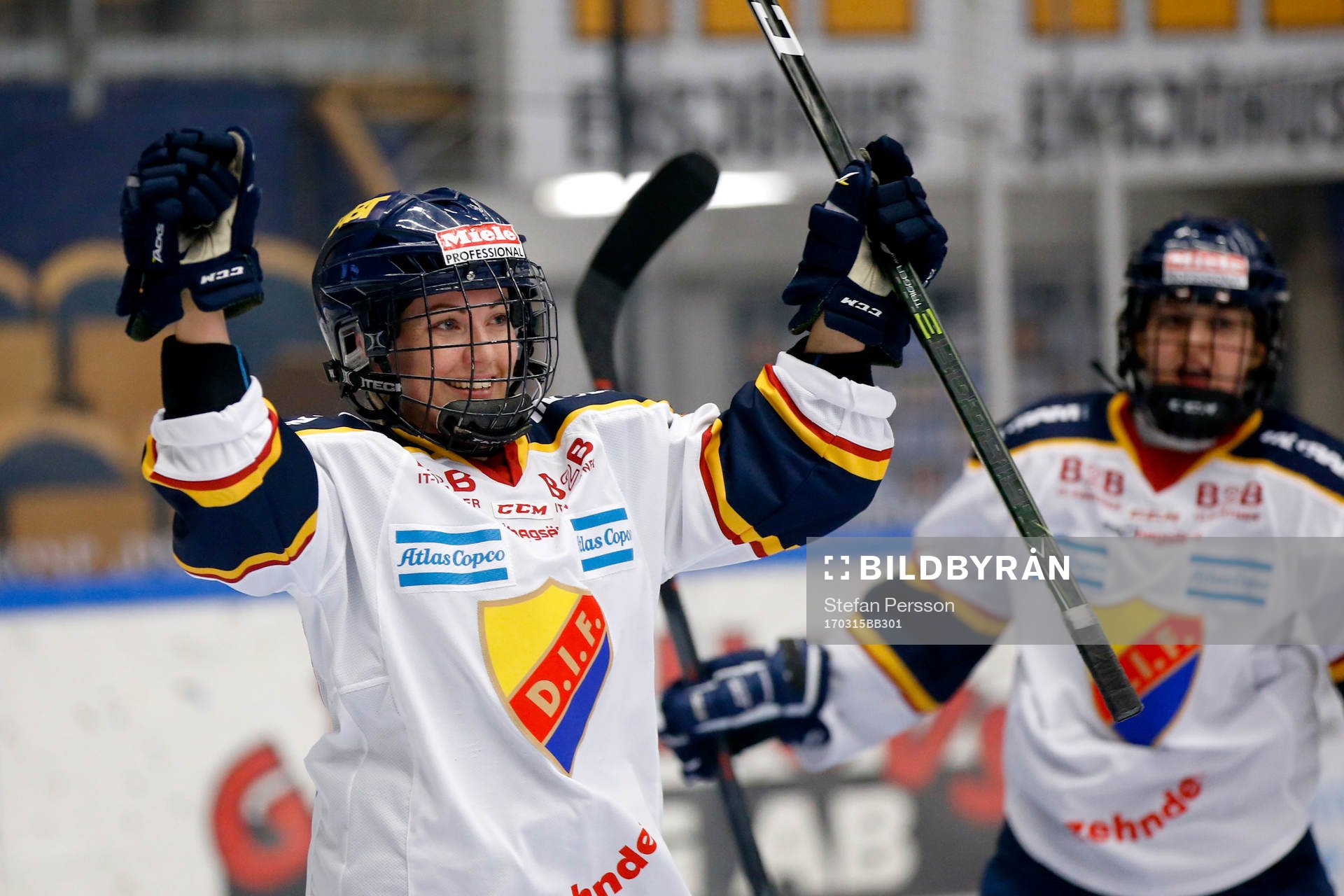 Djurgårdens Rebecca Stenberg jublar