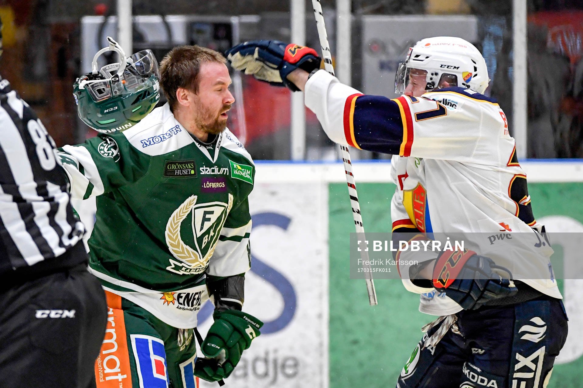 Färjestads Tomas Skogs och Djurgårdens Jonathan Davidsson