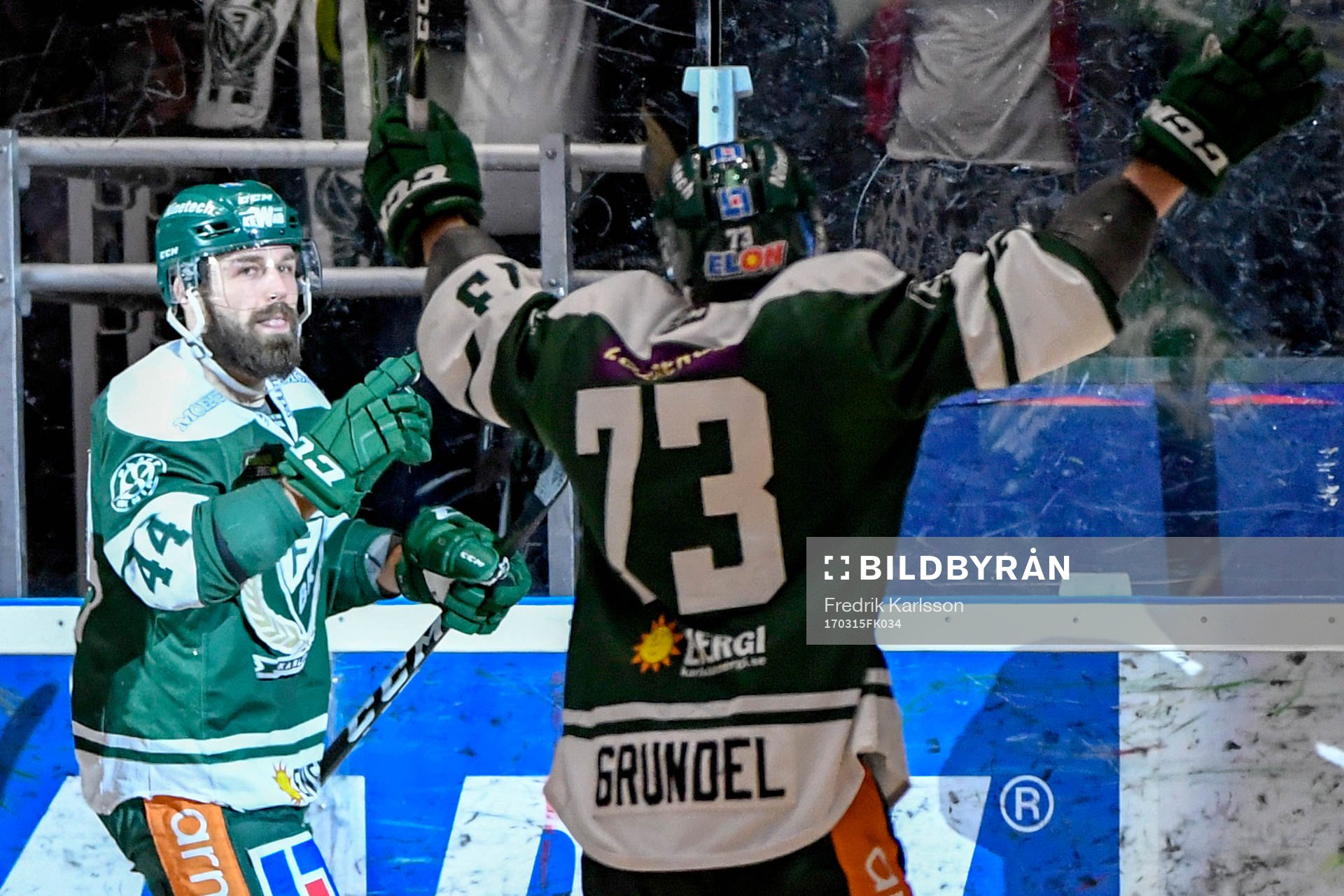 Färjestads Milan Gulas jublar