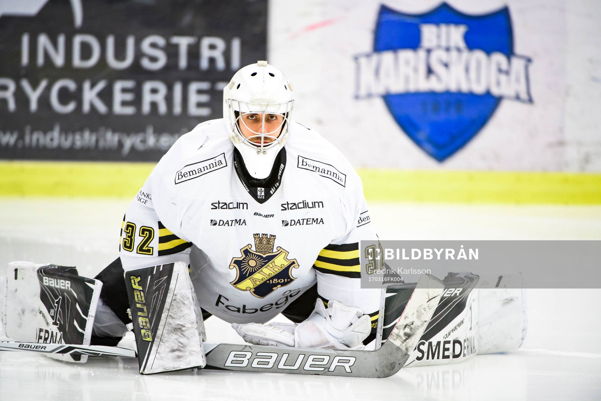s målvakt Gasper Kroselj