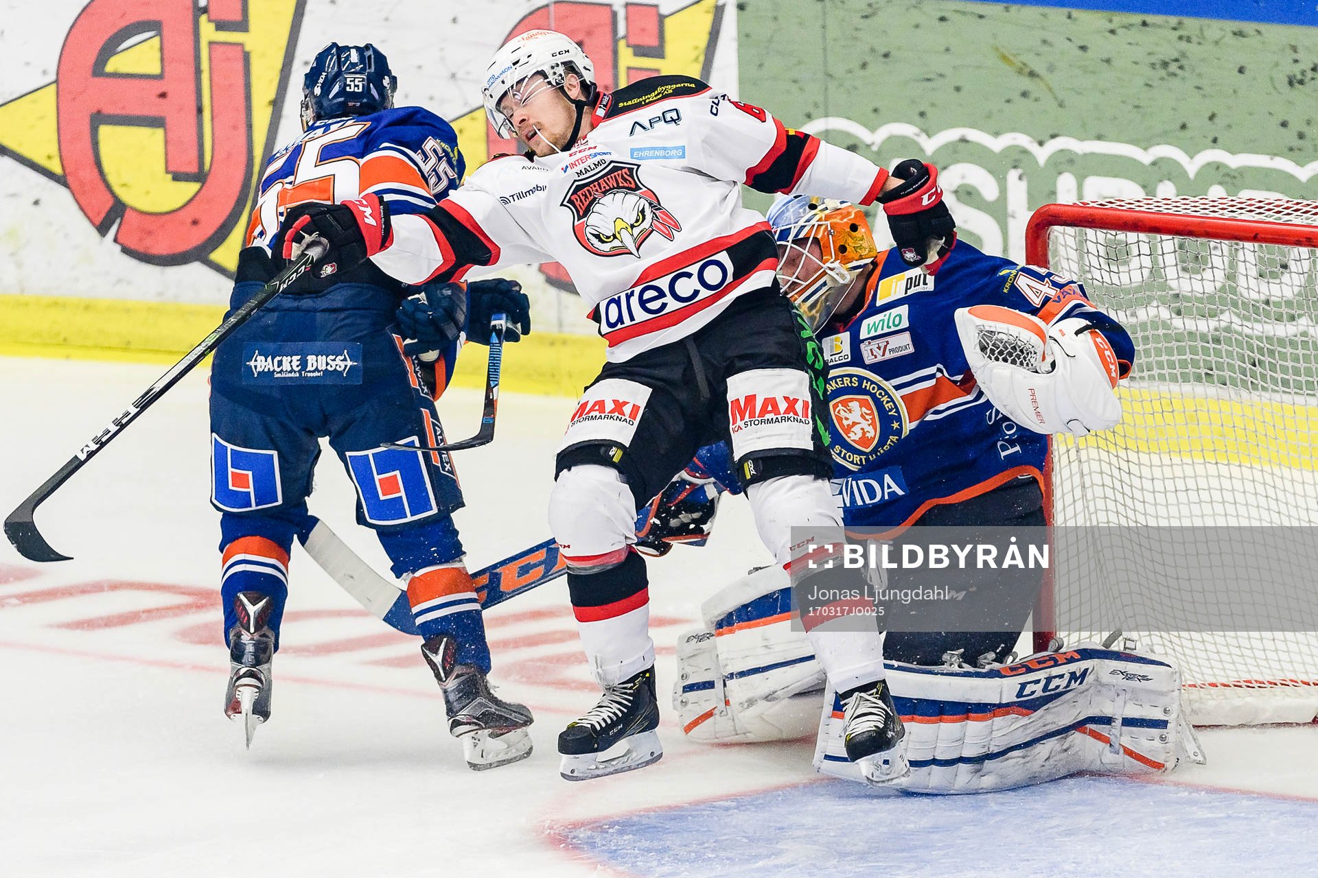 Malmö Redhawks Nicklas Jadeland krockar med Växjös