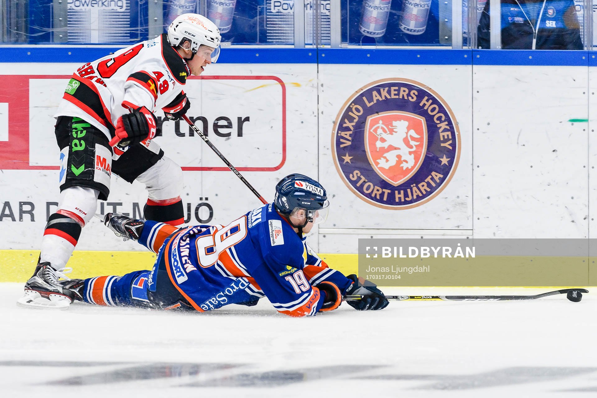 Växjös Tuomas Kiiskinen  faller