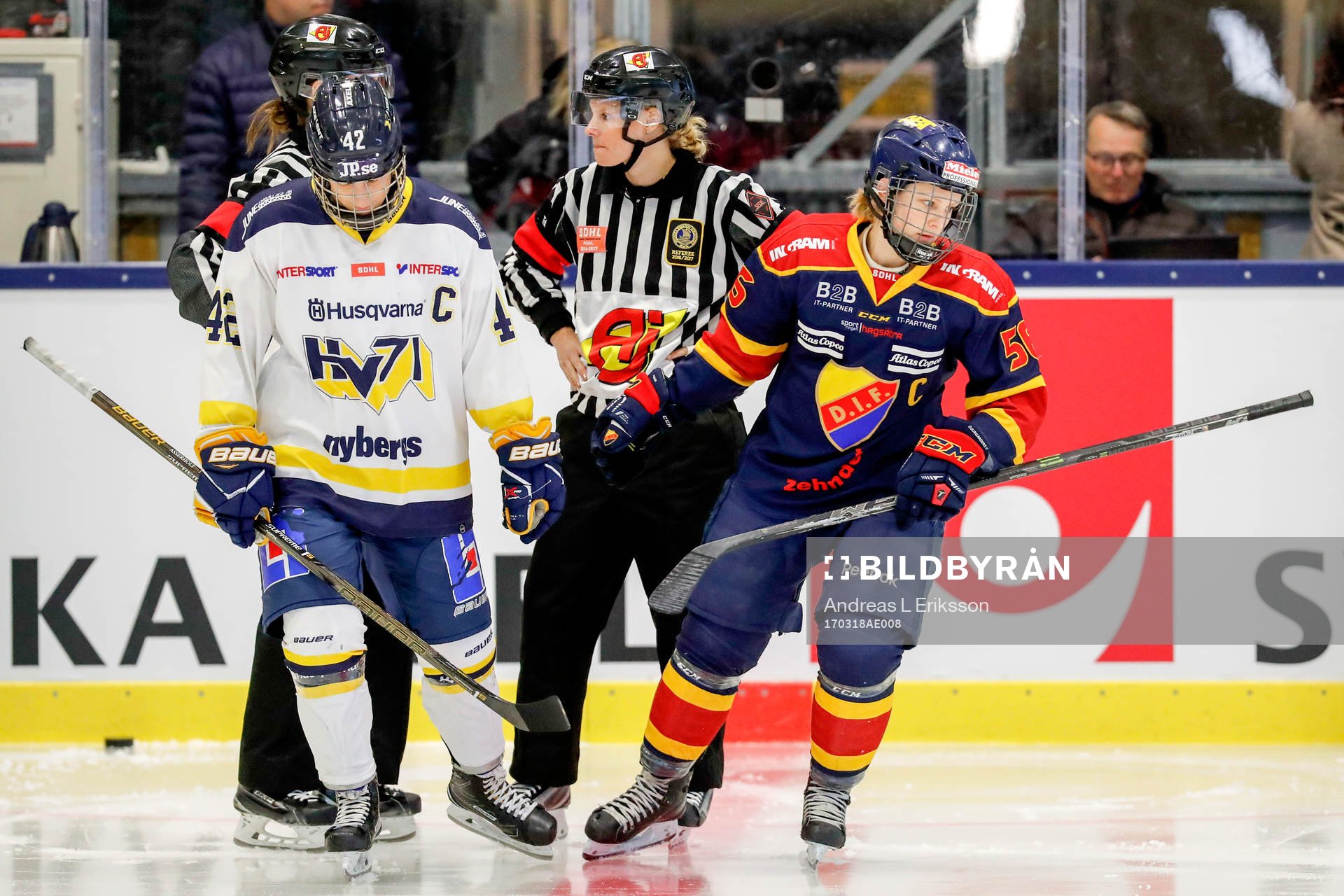 s Jenni Asserholt och Djurgårdens Alexandra Cipparone