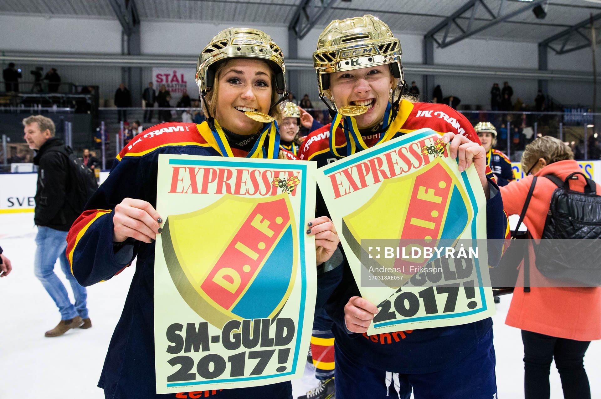 Djurgårdens Delaney Middlebrook och Ida Press  jublar med