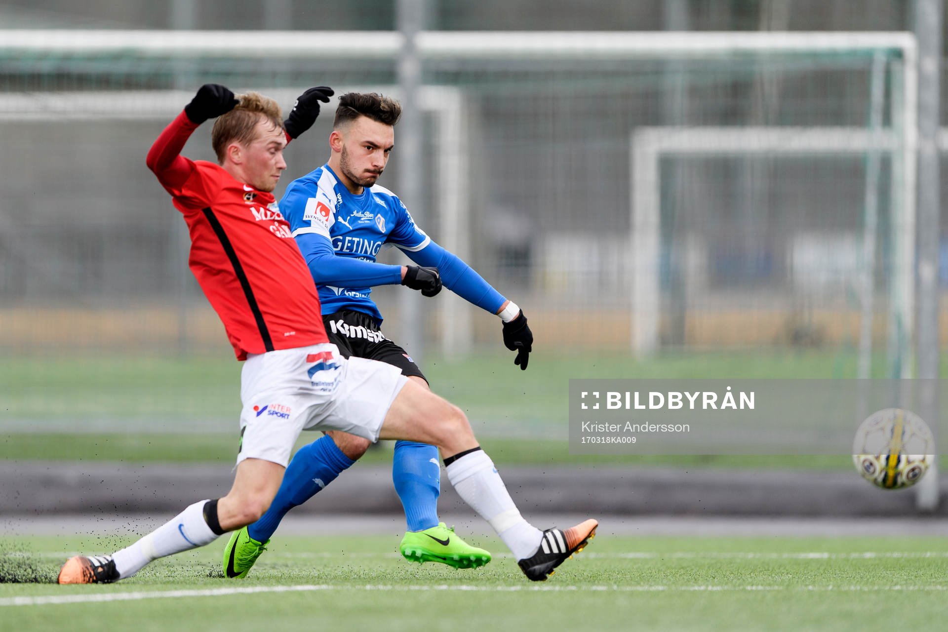 Trelleborgs Albin Nilsson och Halmstads Sead Haksabanovic