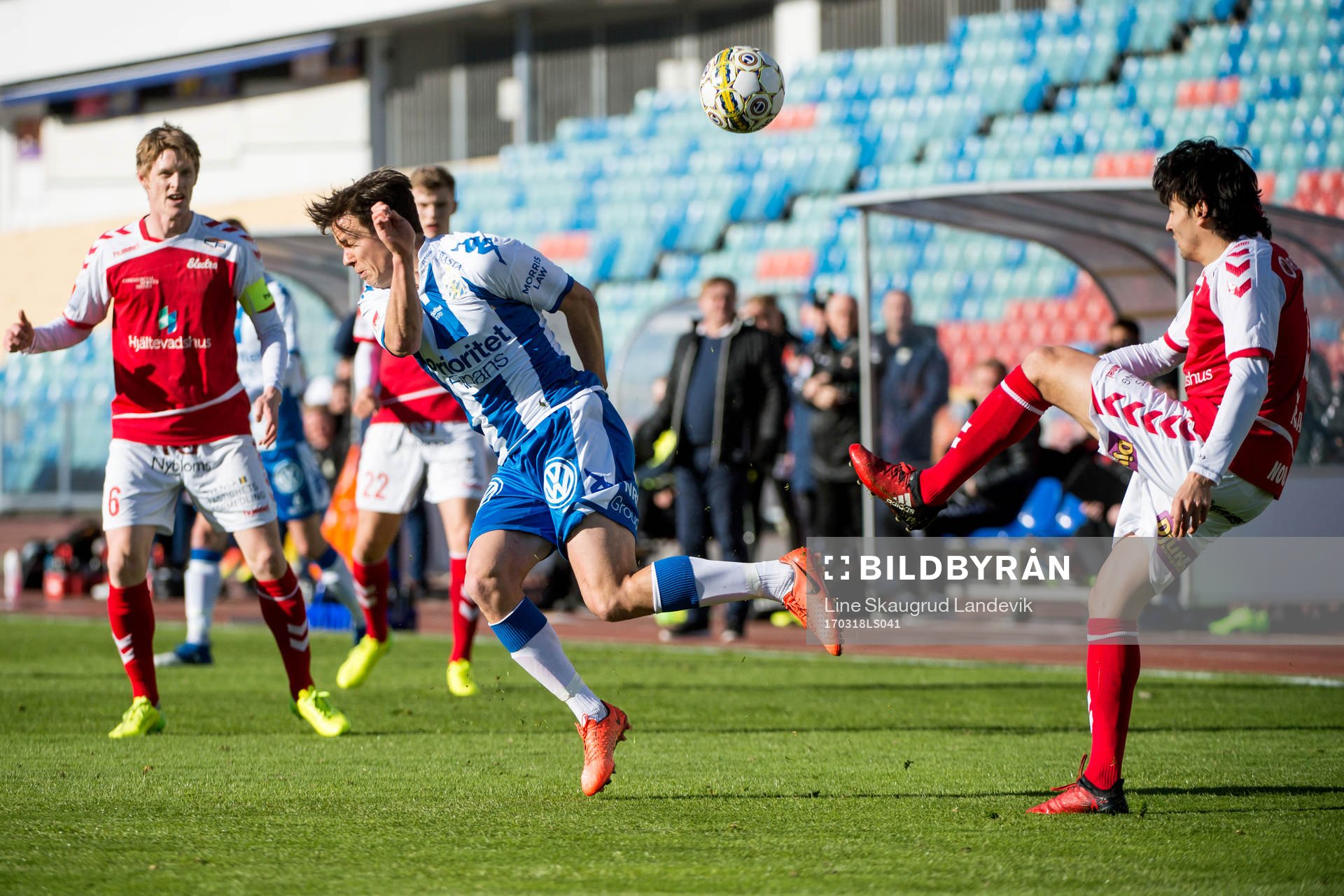 IFK Göteborgs Mads Winther Albaek och Kalmars Emin Nouri