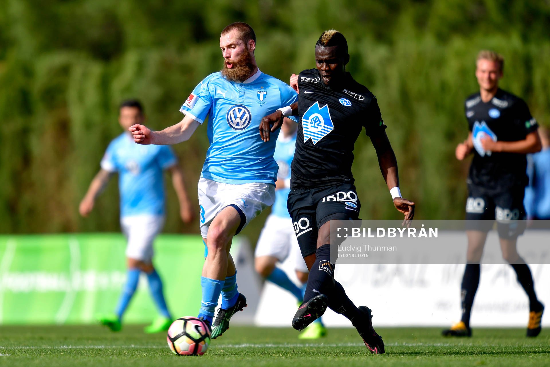 Malmö FFs Jo Inge Berget och Moldes Babacar Sarr