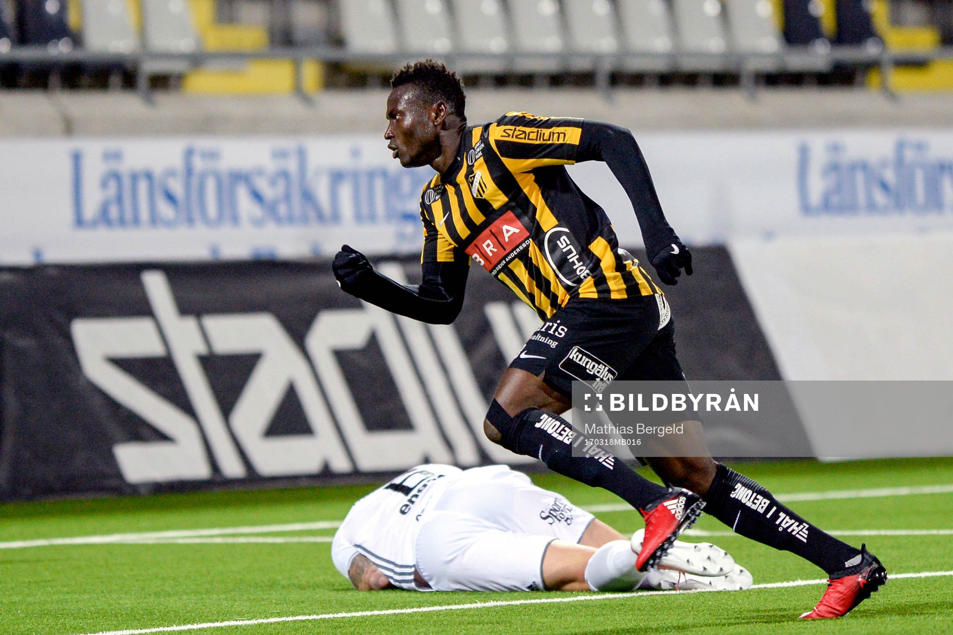 Häckens Alhassan Kamara jublar
