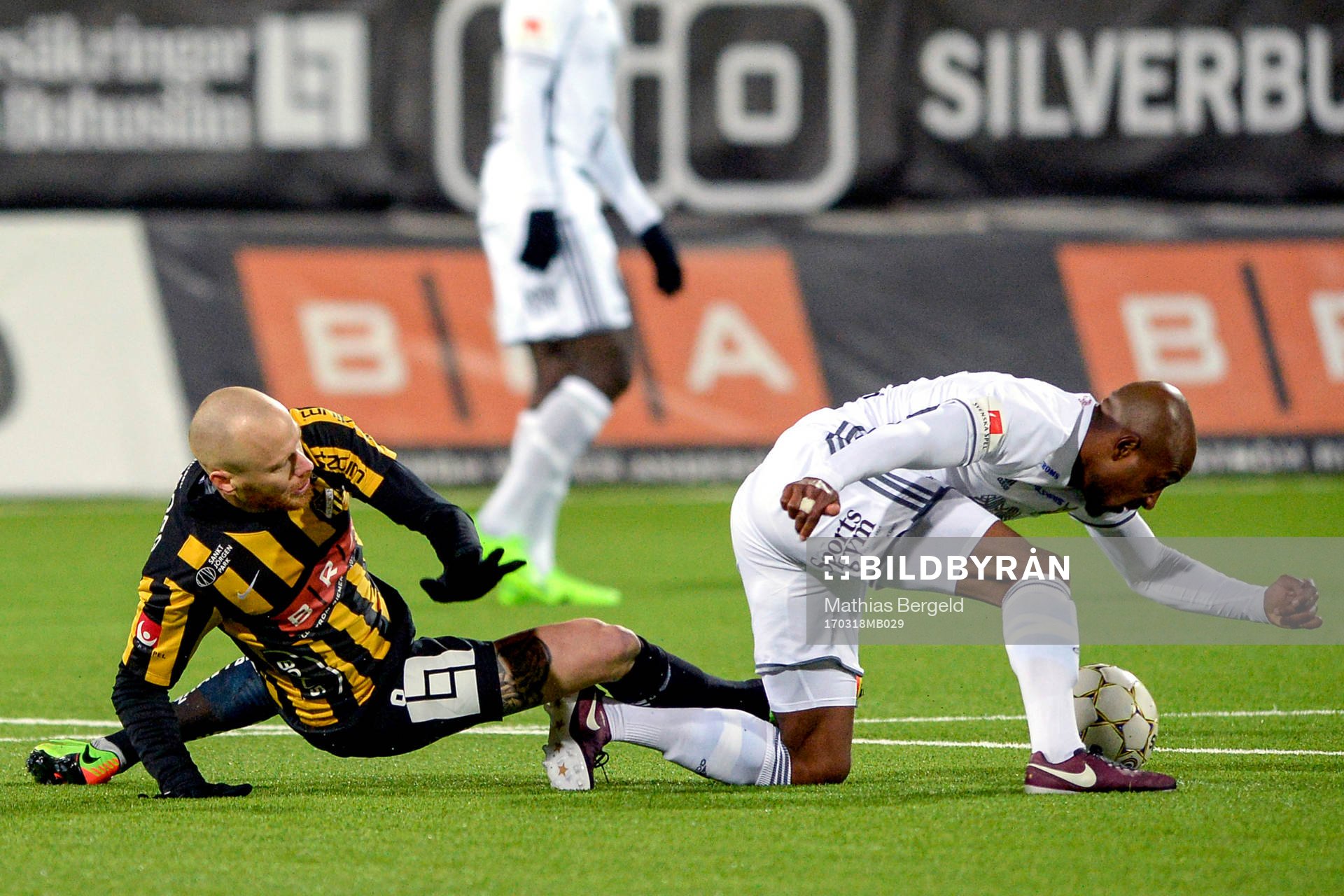 Häckens Alexander Farnerud och Östersunds Fouad Bachirou