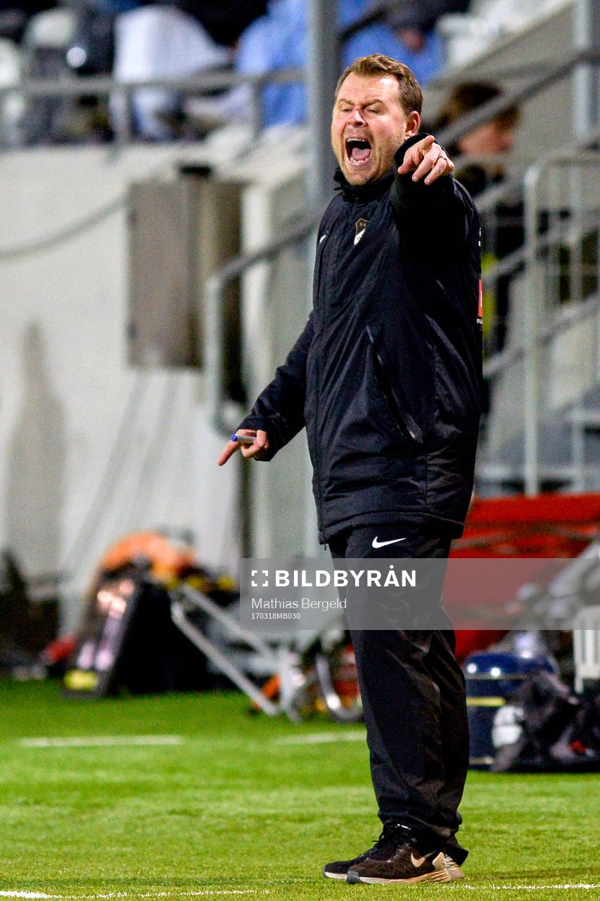 Häckens tränare Mikael Stahre