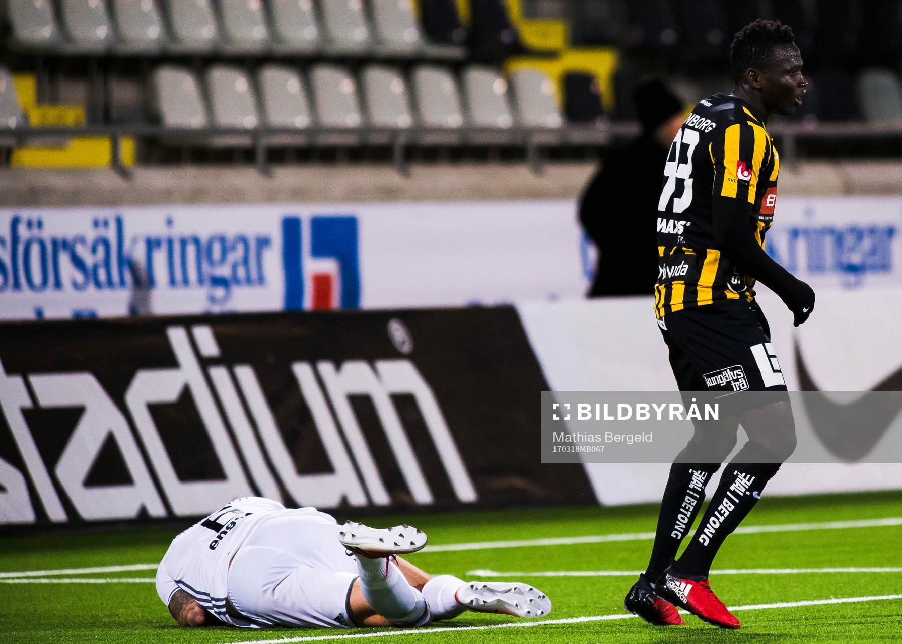 Östersunds Douglas Bergqvist ligger ner