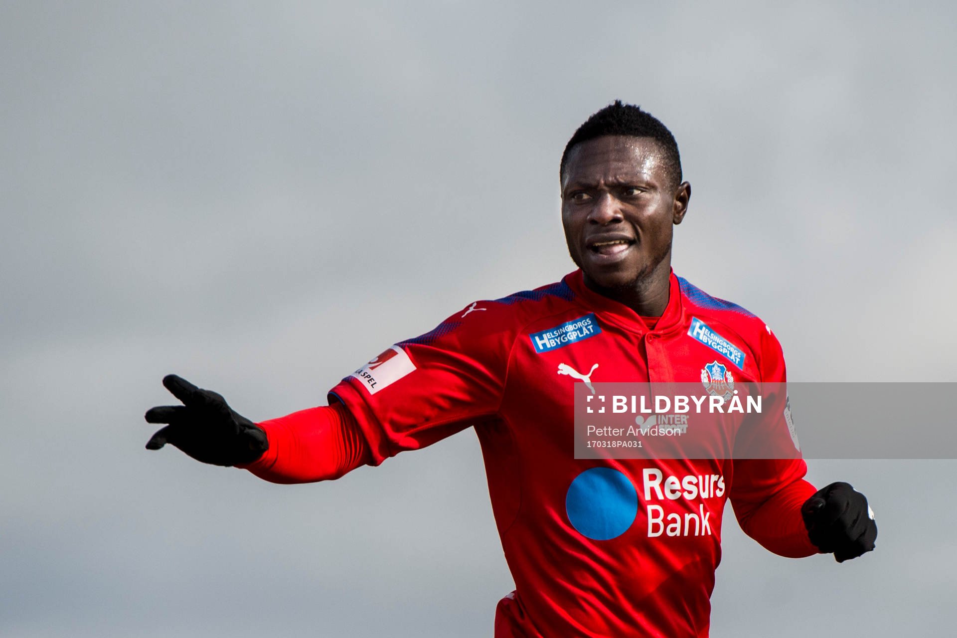 Helsingborgs Oke Akpoveta jublar