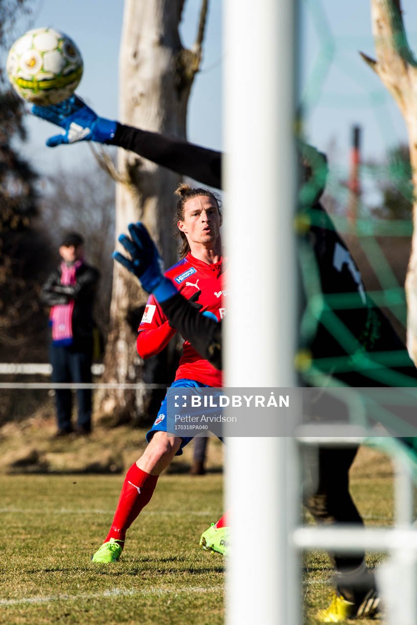 Helsingborgs Jesper Lange gör 6-0 bakom Prespas målvakt