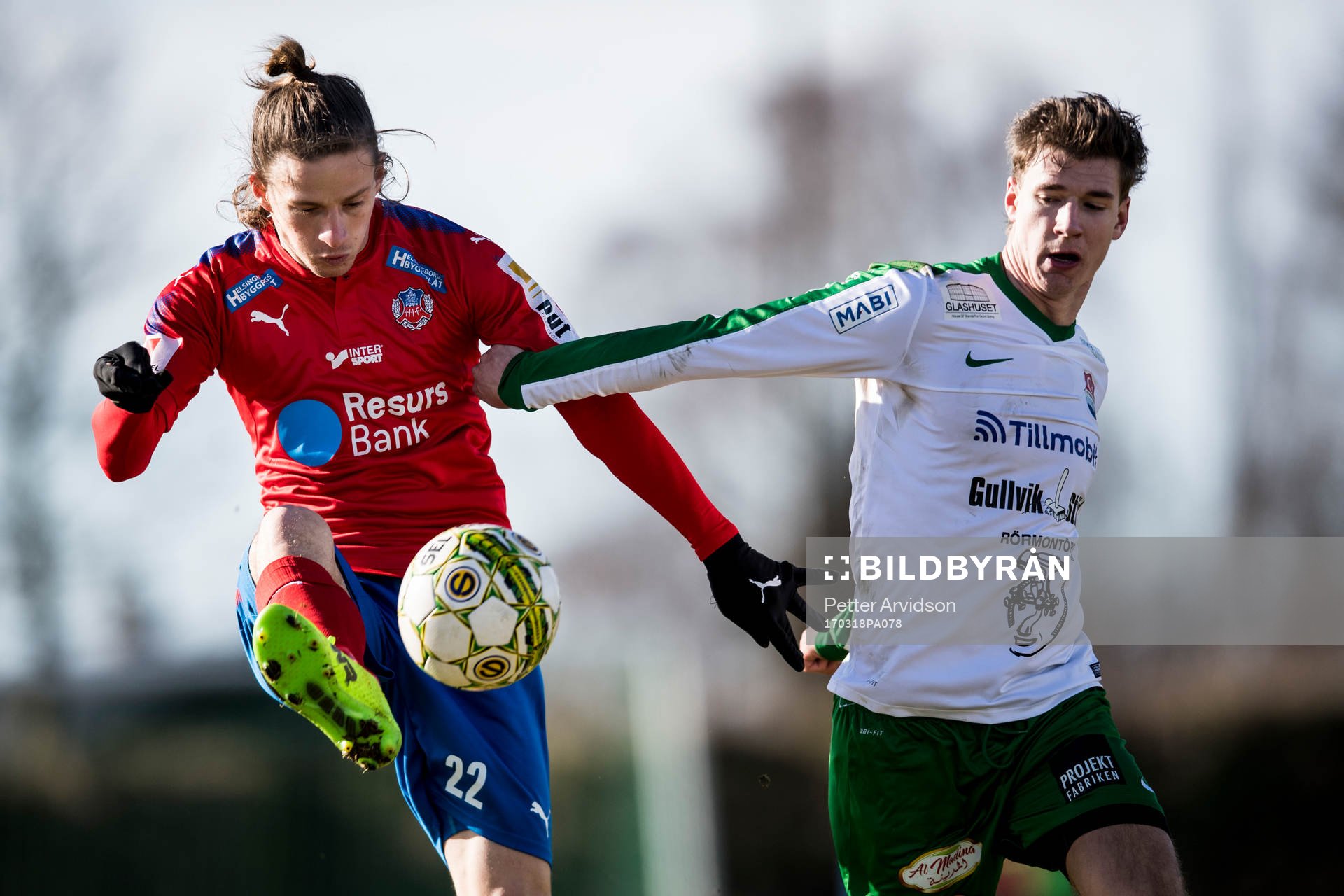 Helsingborgs Jesper Lange gör 4-0 bredvid Prespas Victor Sköld under en träningsmatch i fotboll mellan Helsingborg och Prespa Birlik den 18 mars 2017 i Strövelstorp.