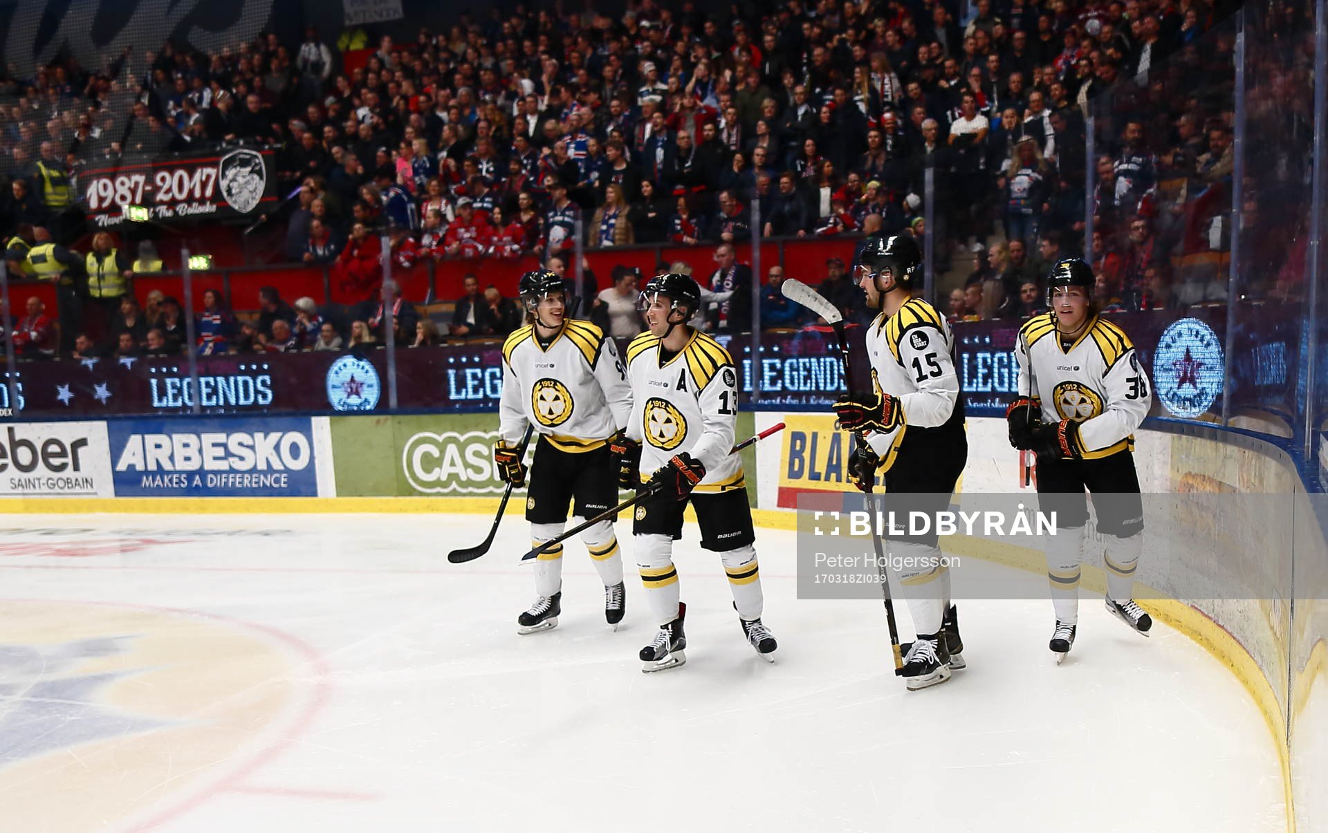 Brynäs spelare jublar