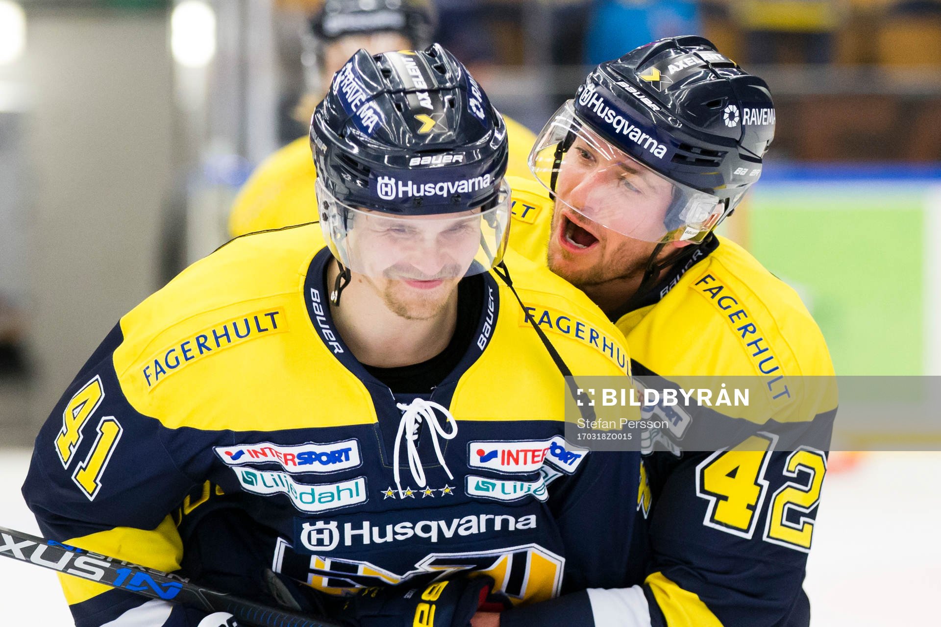 s David Ullström och Dylan Reese jublar