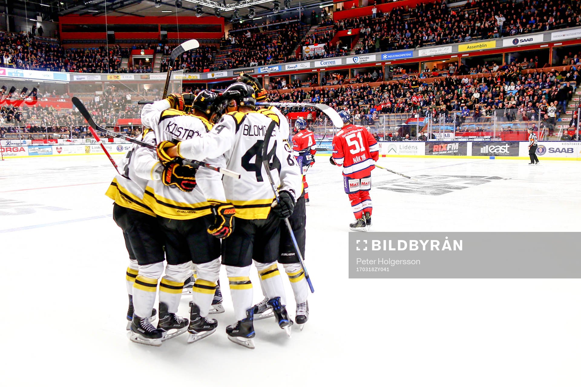 Brynäs Lukas Kilström jublar med lagkamrater
