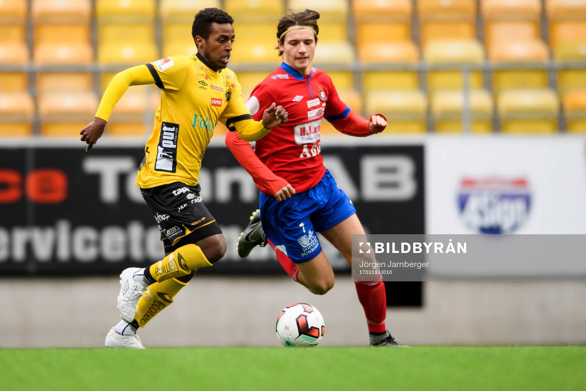 Elfsborgs Nattnael Zerai och Örgrytes Sebastián Moya