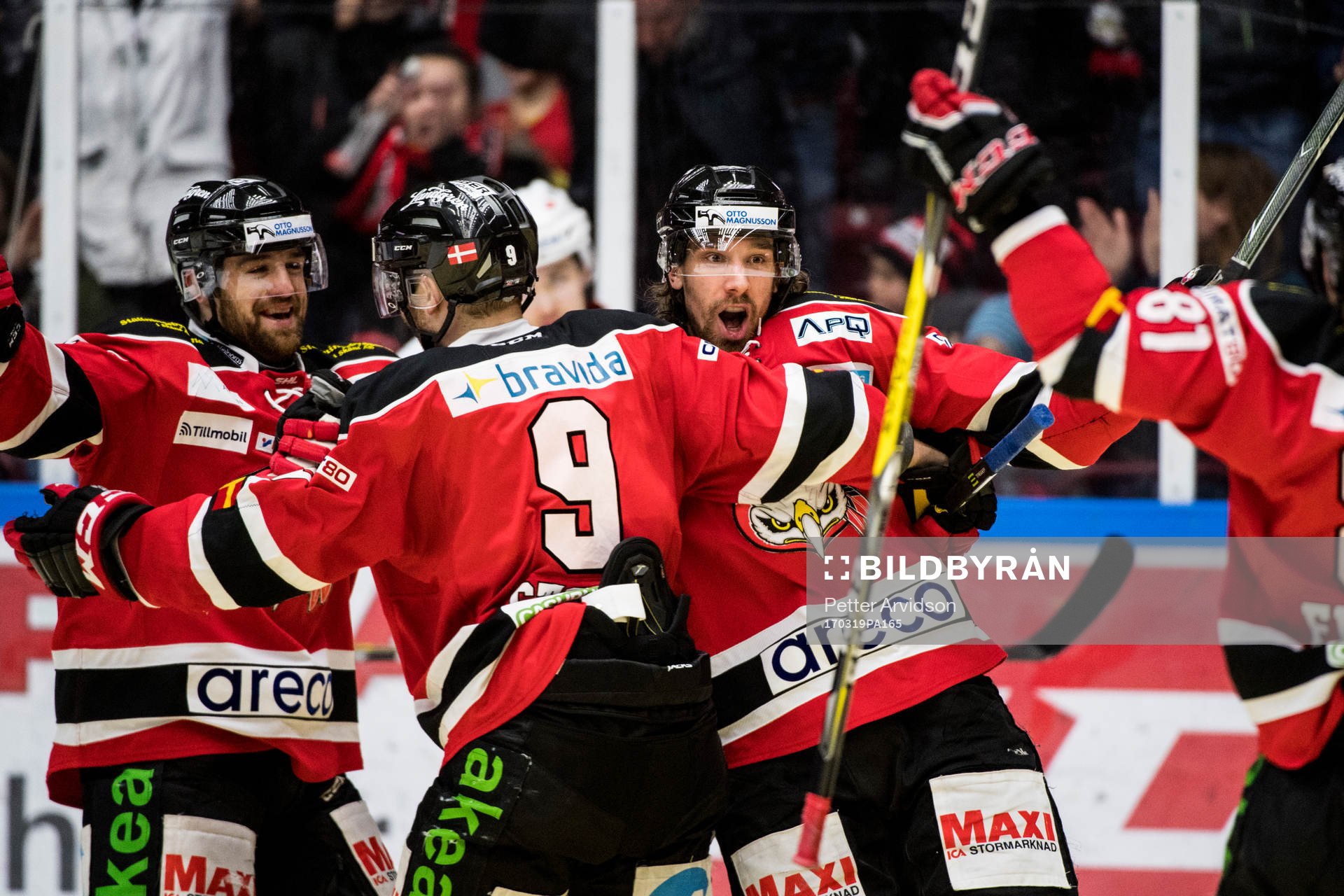 Malmö Redhawks Andreas Thuresson jublar med Nichlas Hardt