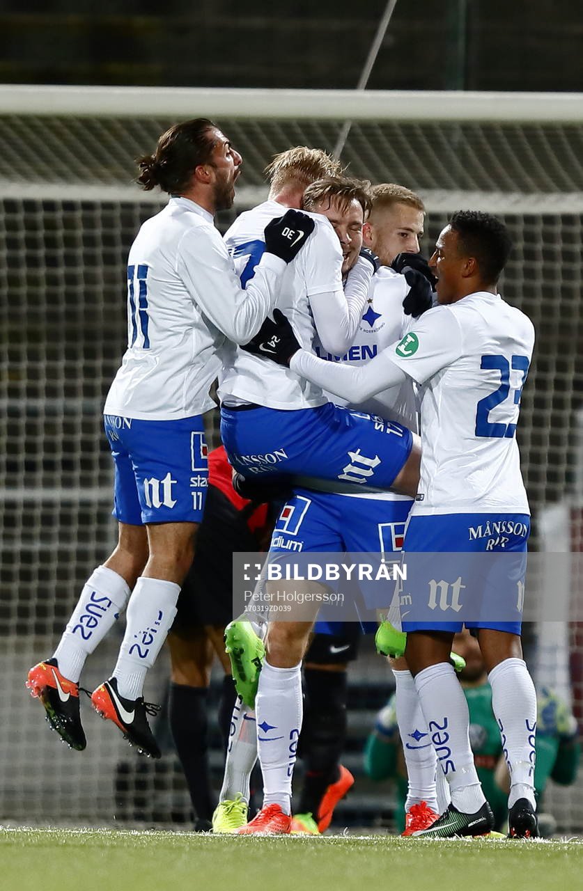 Norrköpings spelar jublar