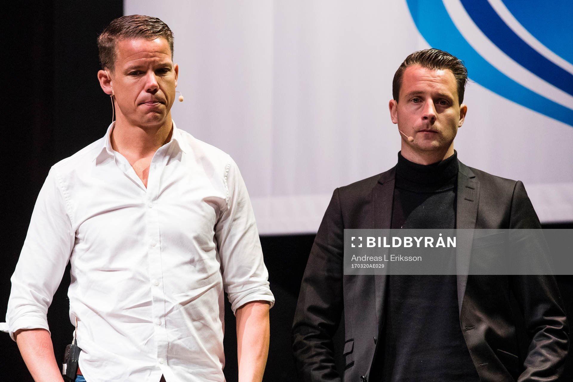 Linjedomare Daniel Wärnmark och domare Andreas Ekberg