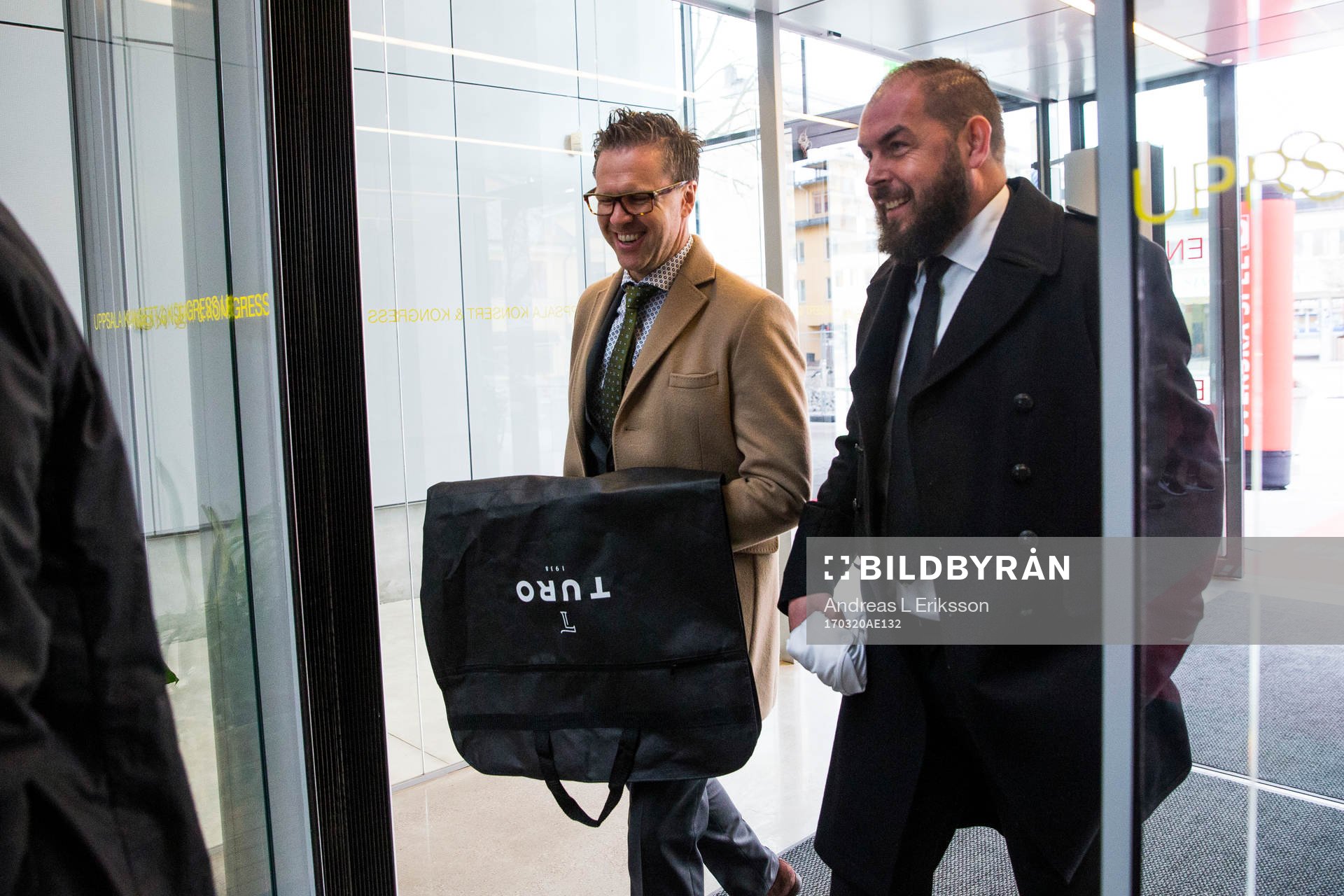 s tränare Rikard Norling och Örebros tränare Alexander