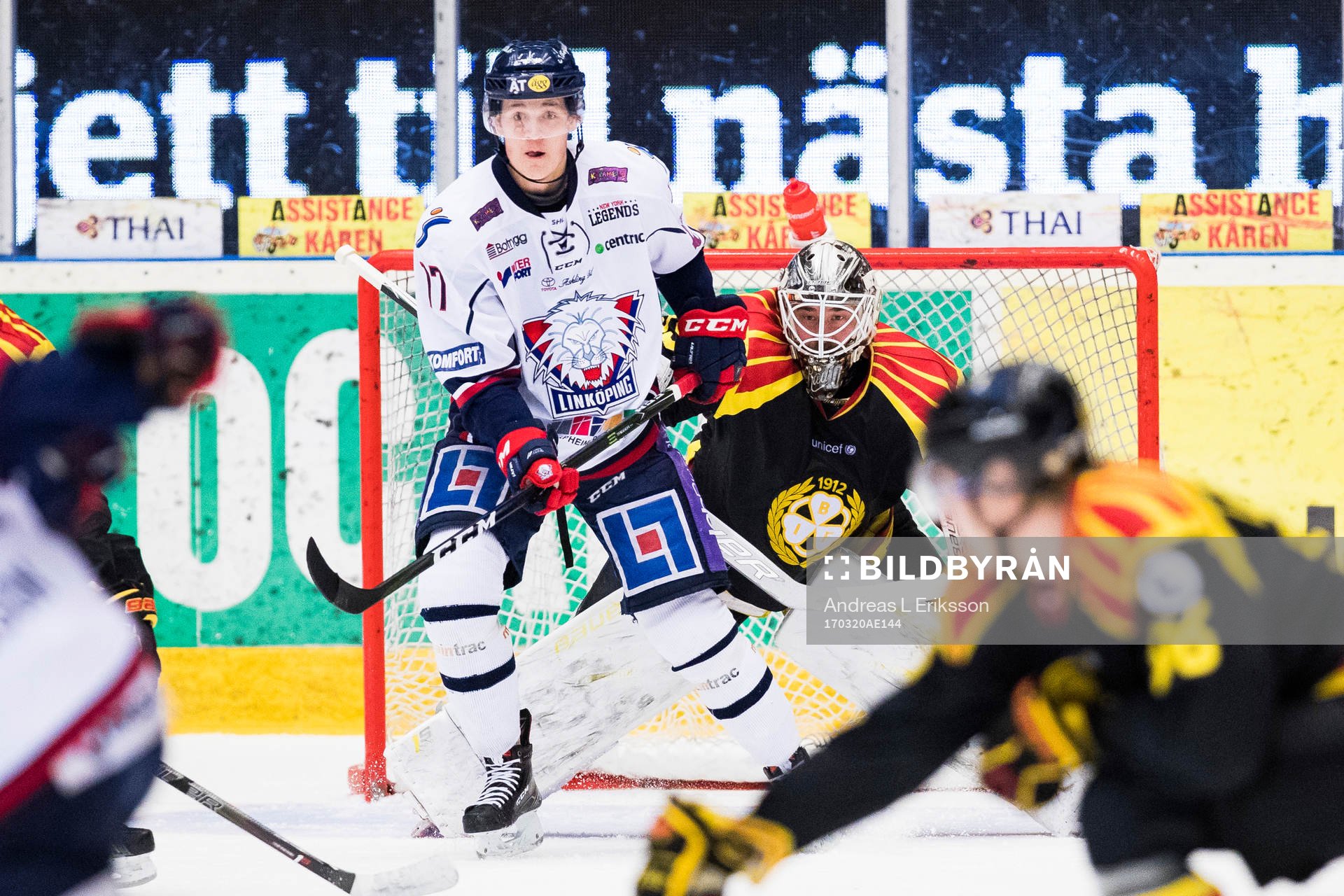 Linköpings Henrik Törnqvist och Brynäs målvakt David