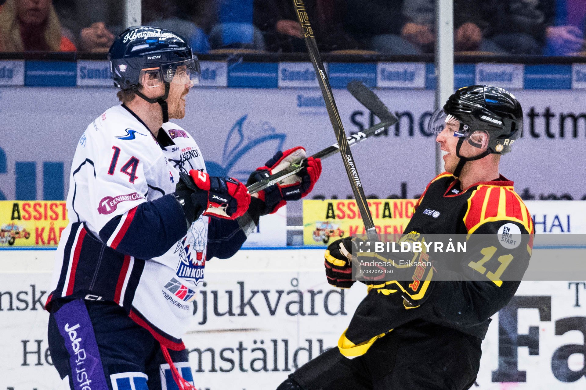 Linköpings Anssi Salmela och Brynäs Kevin Clark