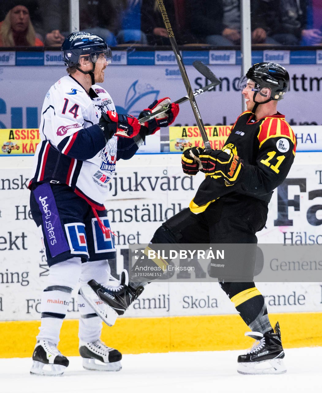 Linköpings Anssi Salmela och Brynäs Kevin Clark