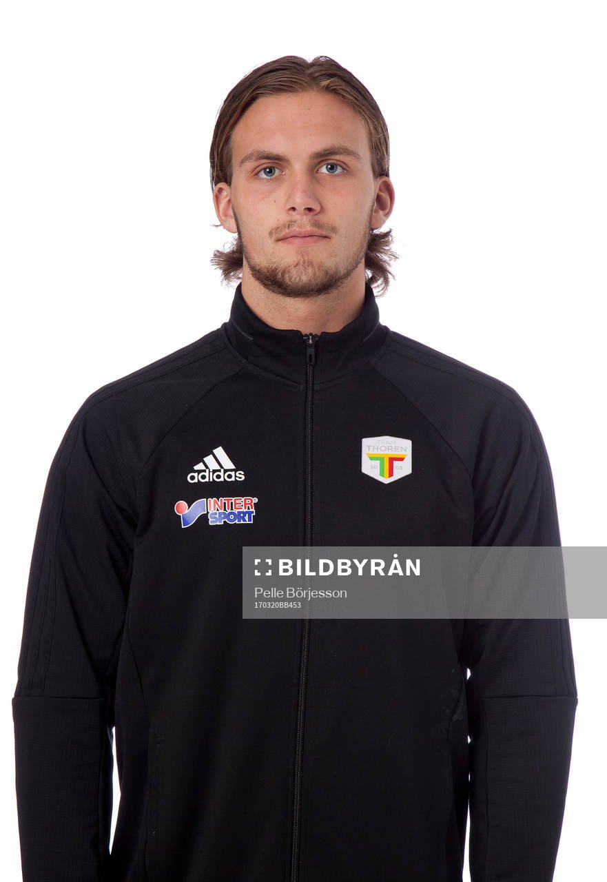 Team Thoréngruppens målvaktstränare Emil Nilsson poserar för ett porträtt den 20 mars 2017 i Umeå.
