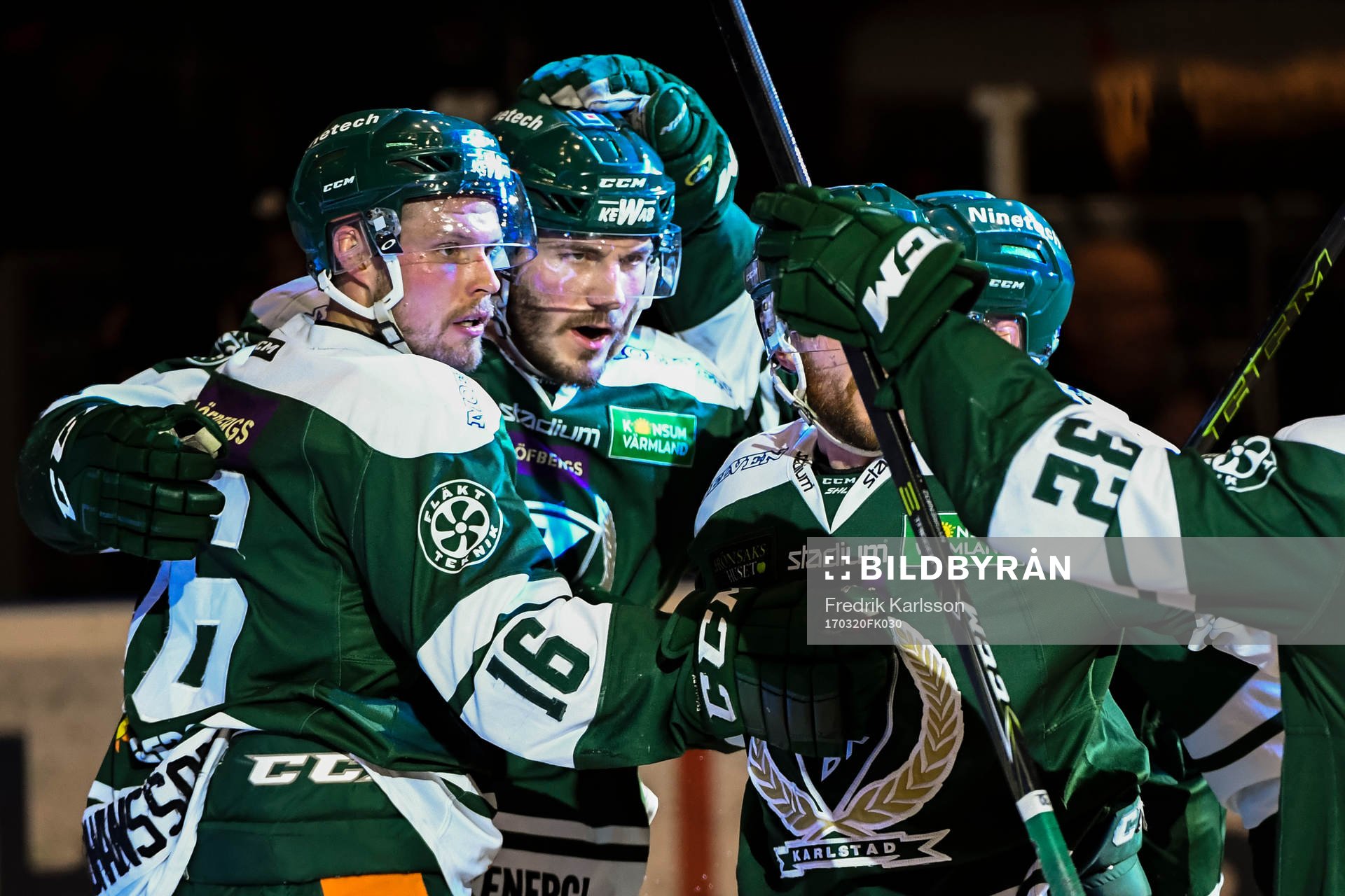 Färjestads John Persson jublar