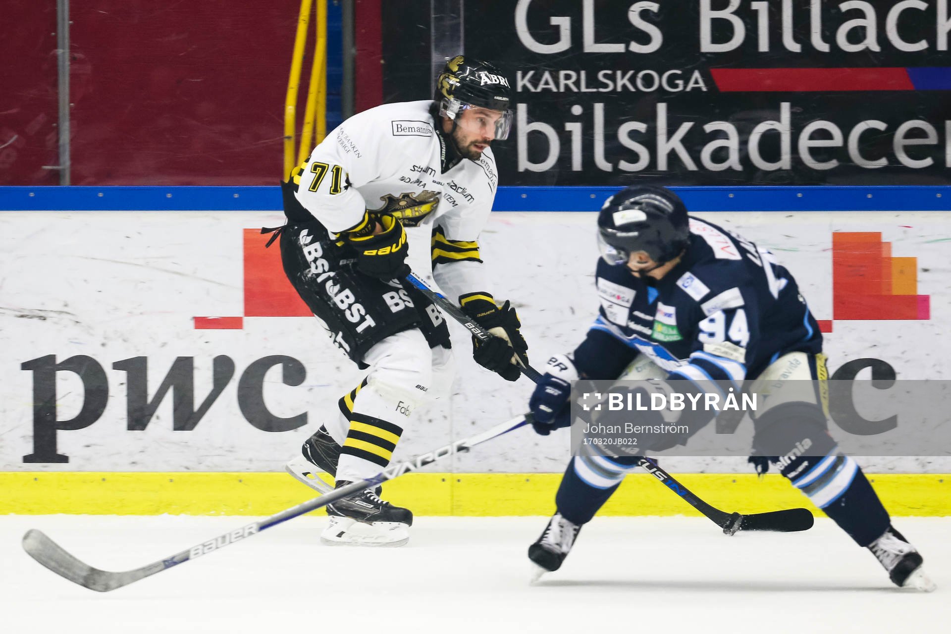 s Daniel Olsson-Trkulja och Karlskogas Henrik Larsson