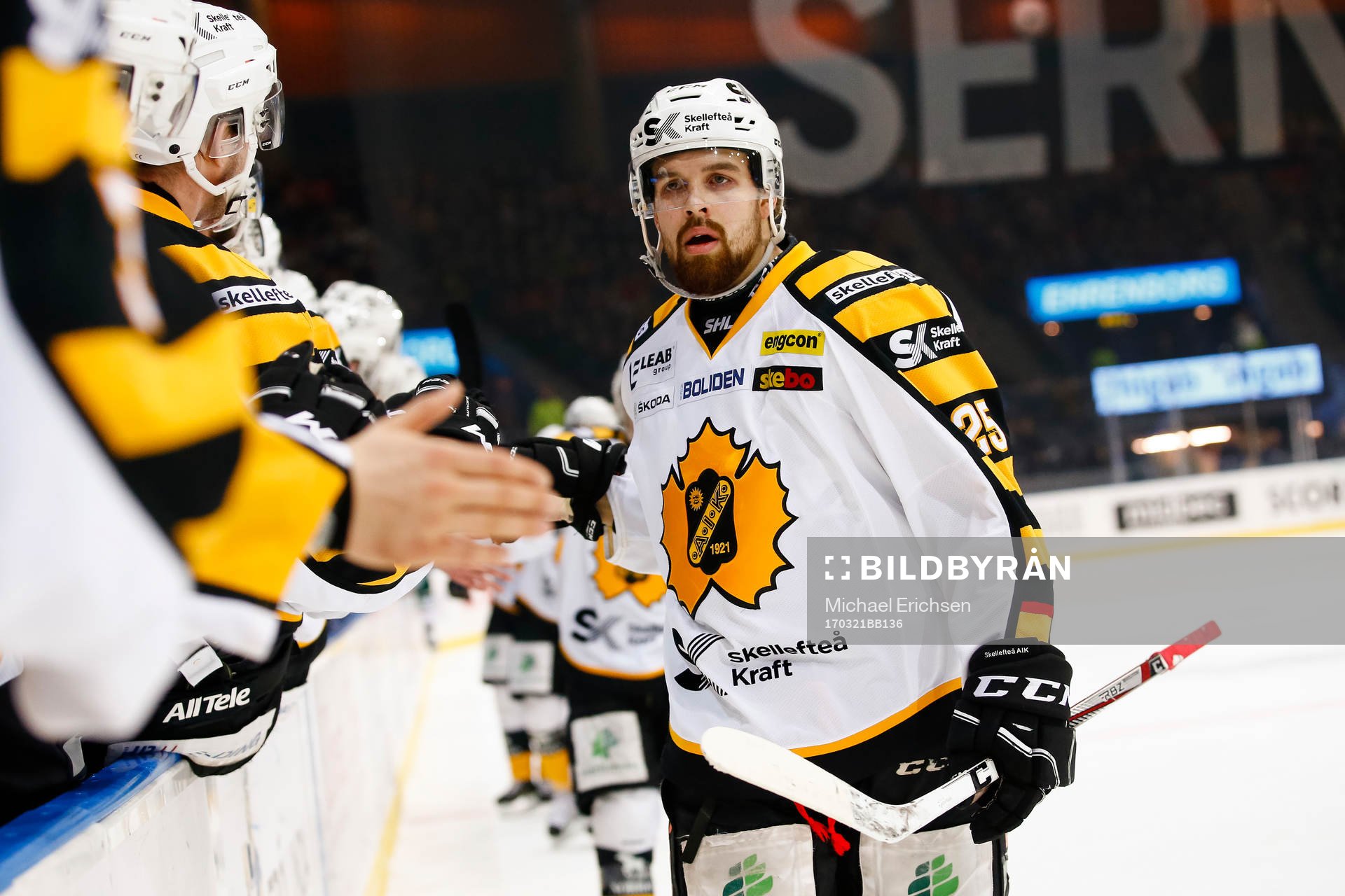 Skellefteås  Axel Holmström jublar